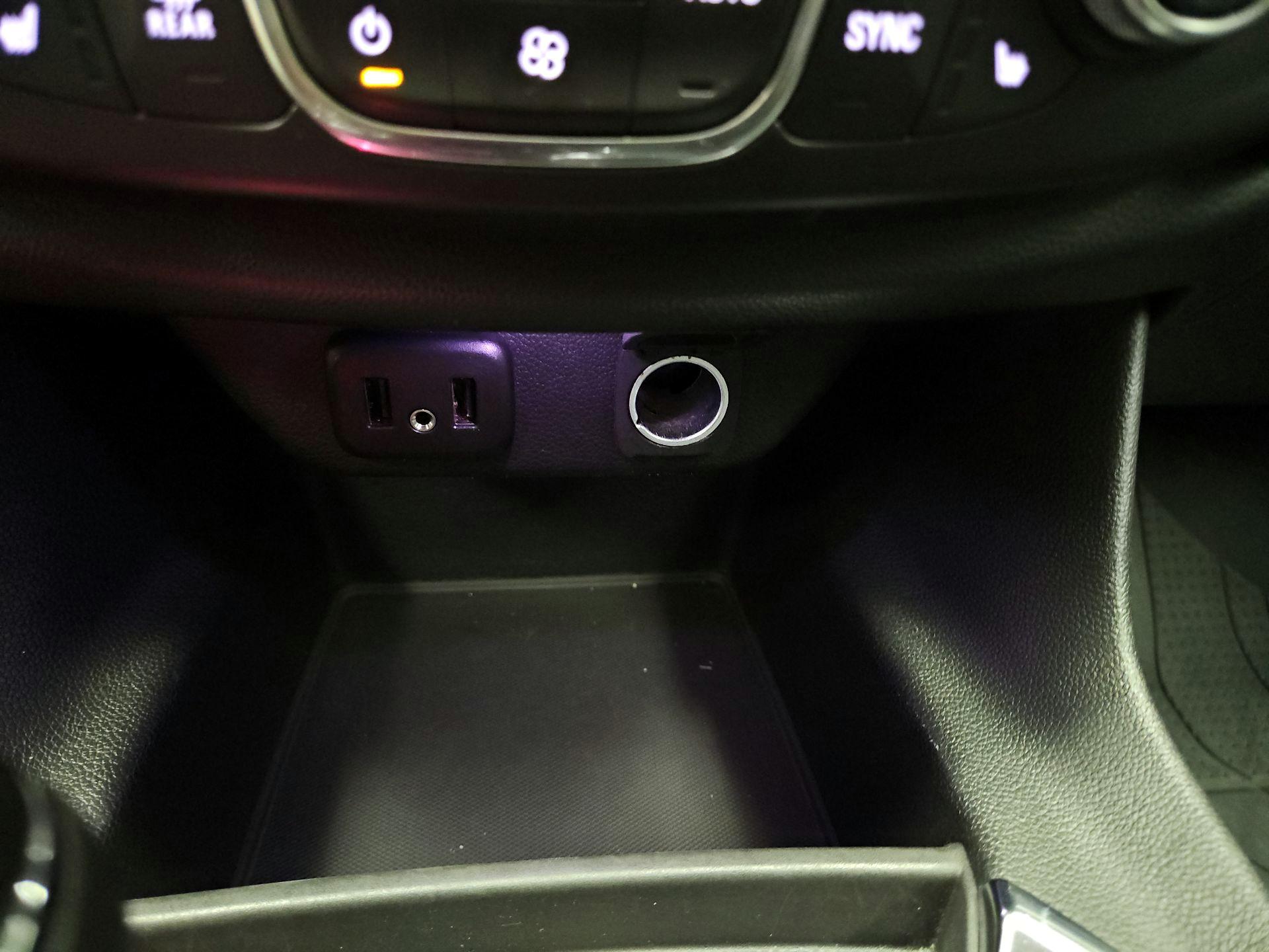 Thumbnail: 2019 Chevrolet Traverse - 19