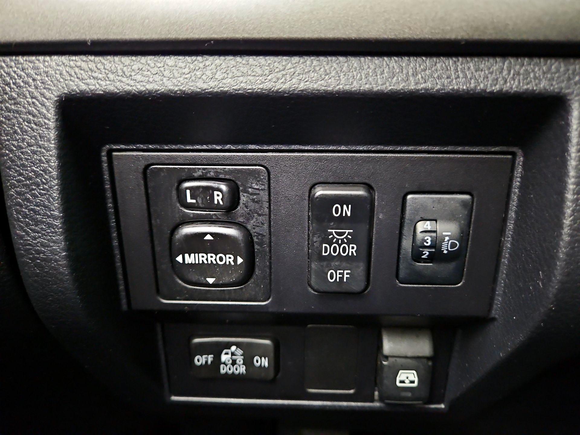 Thumbnail: 2016 Toyota Tundra - 13