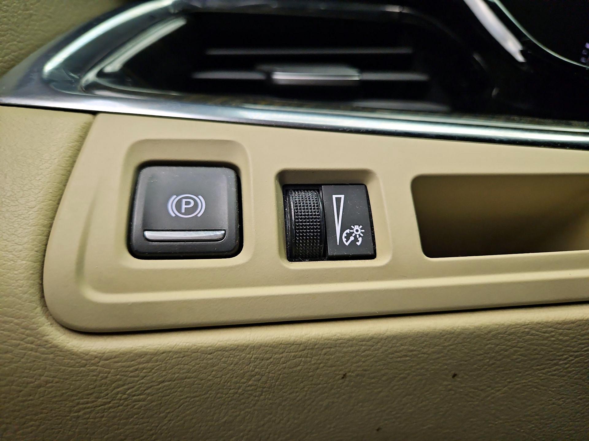 Thumbnail: 2018 Cadillac XT5 - 13