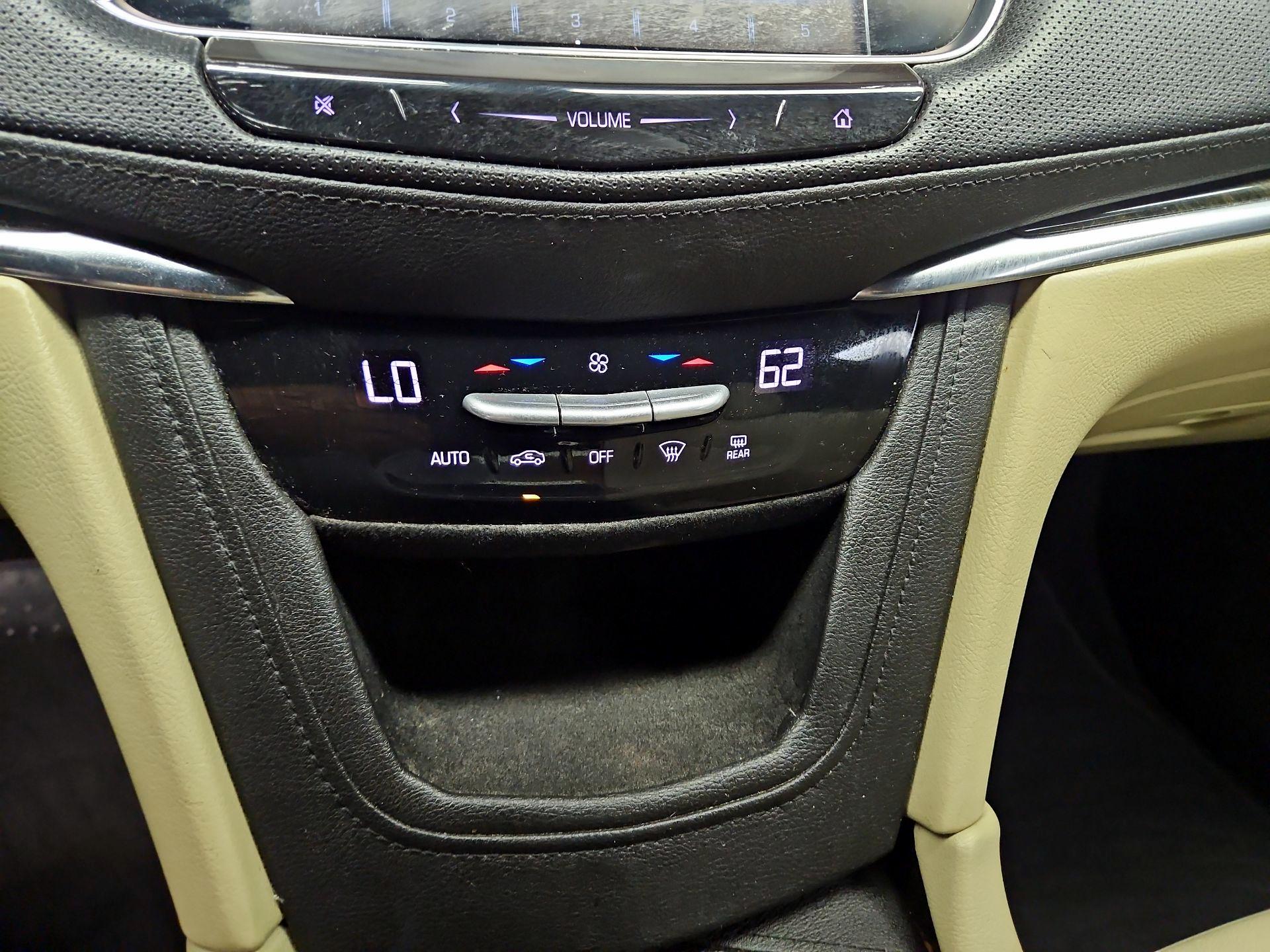 Thumbnail: 2018 Cadillac XT5 - 16