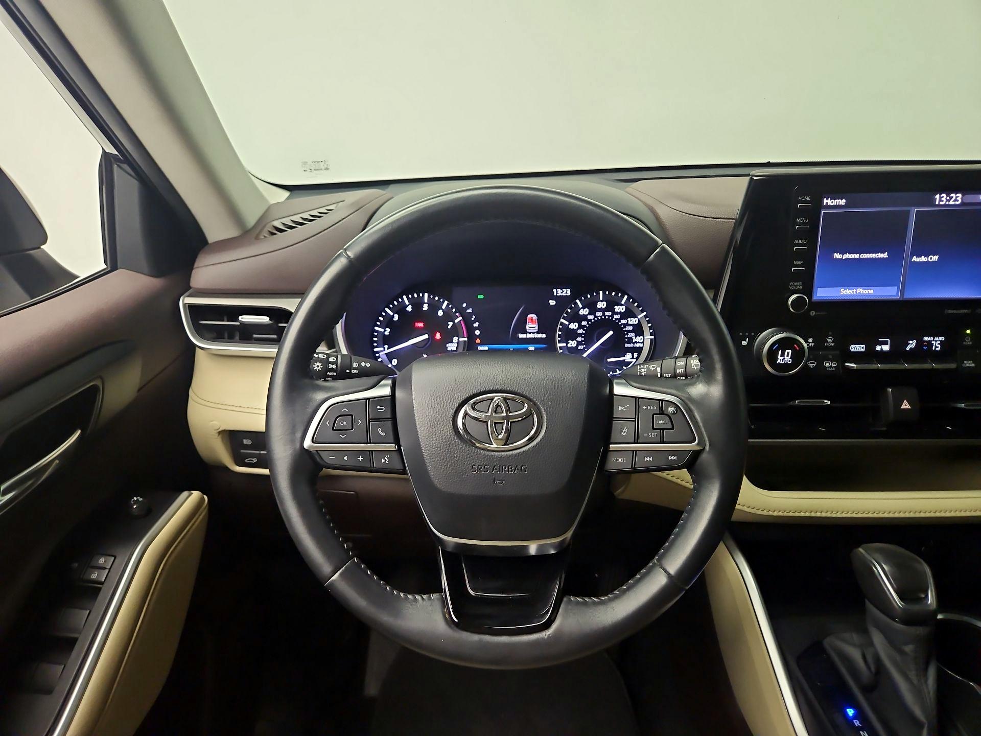 Thumbnail: 2020 Toyota Highlander - 10