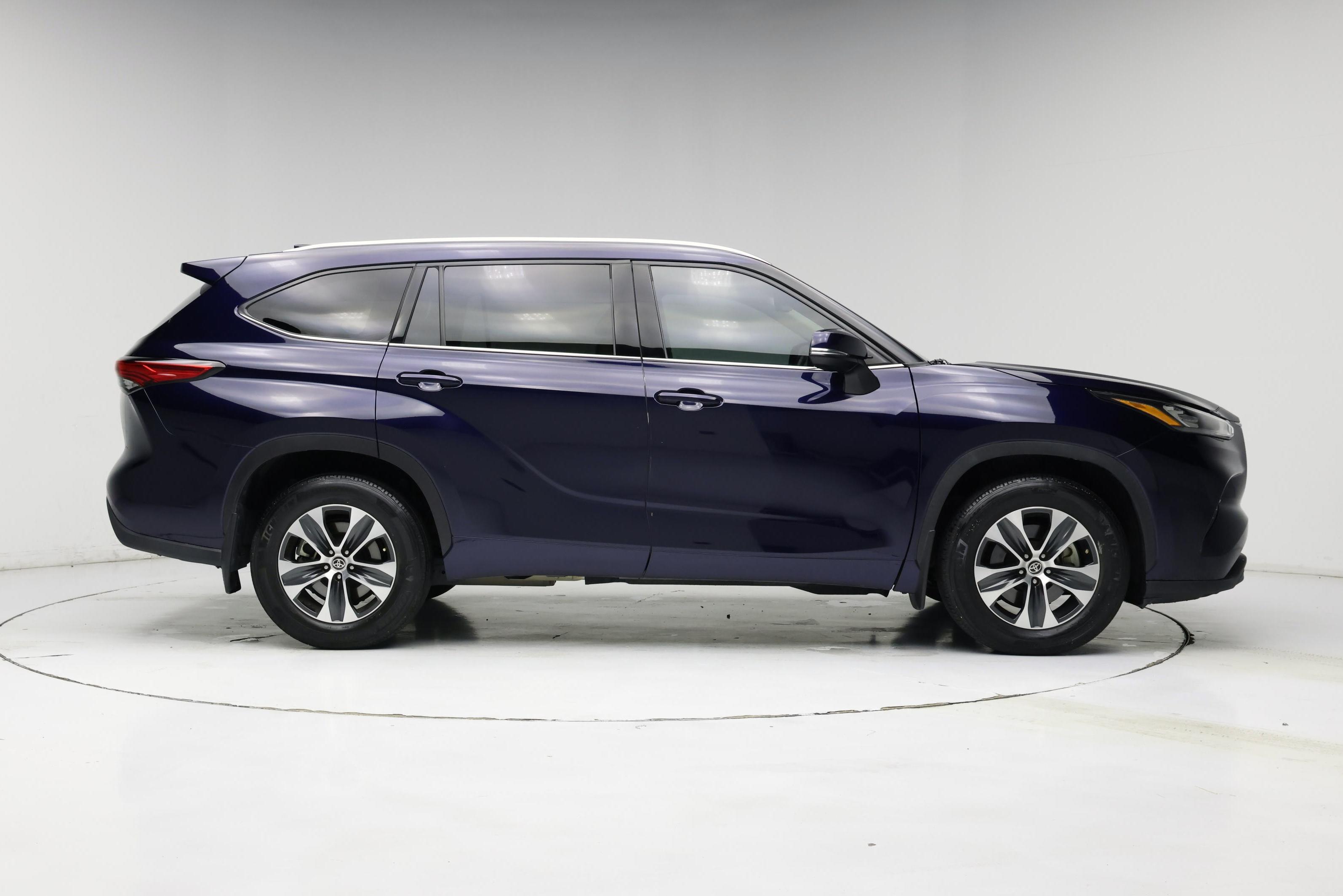 Thumbnail: 2020 Toyota Highlander - 7