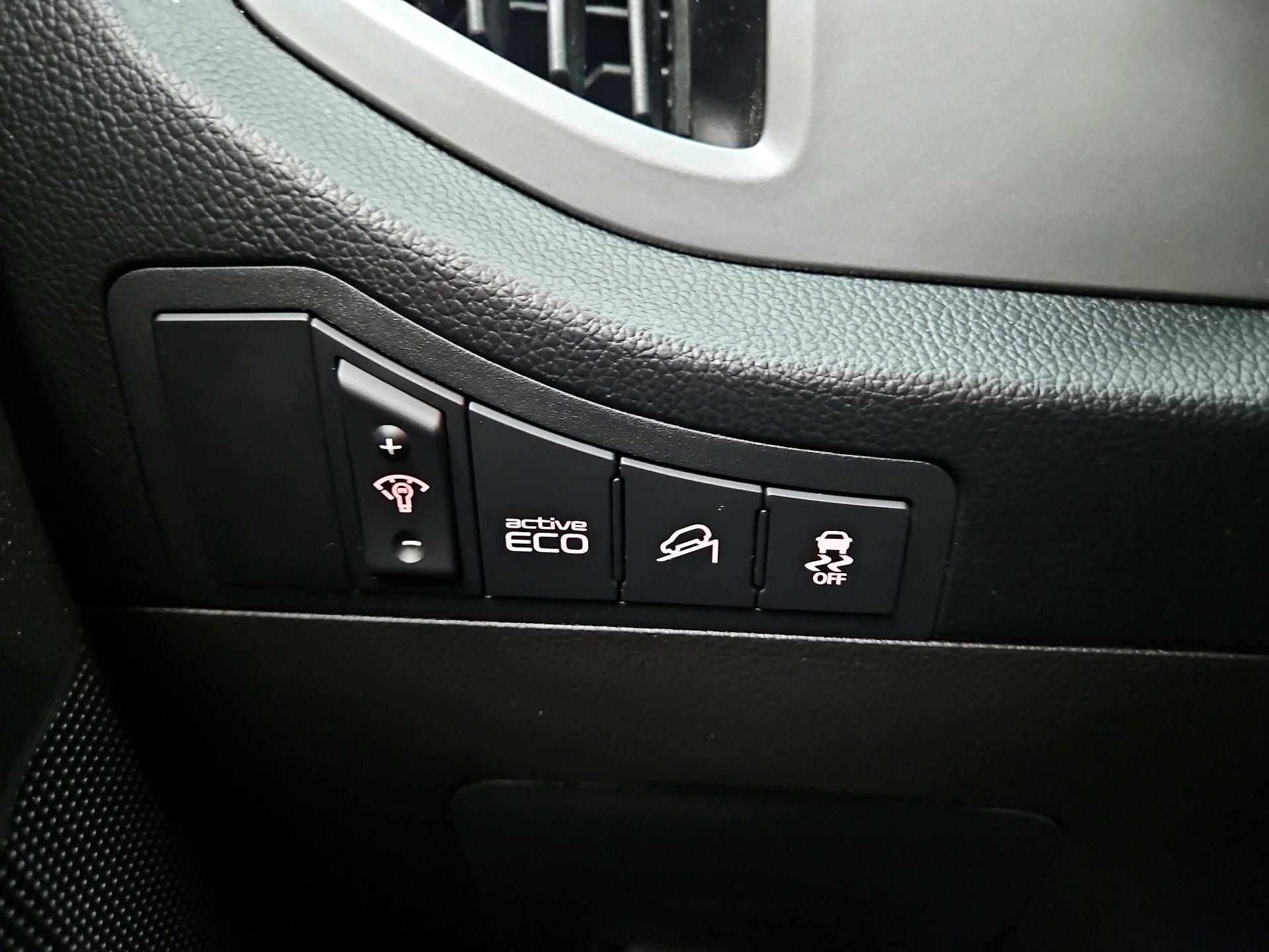 Thumbnail: 2016 Kia Sportage - 13