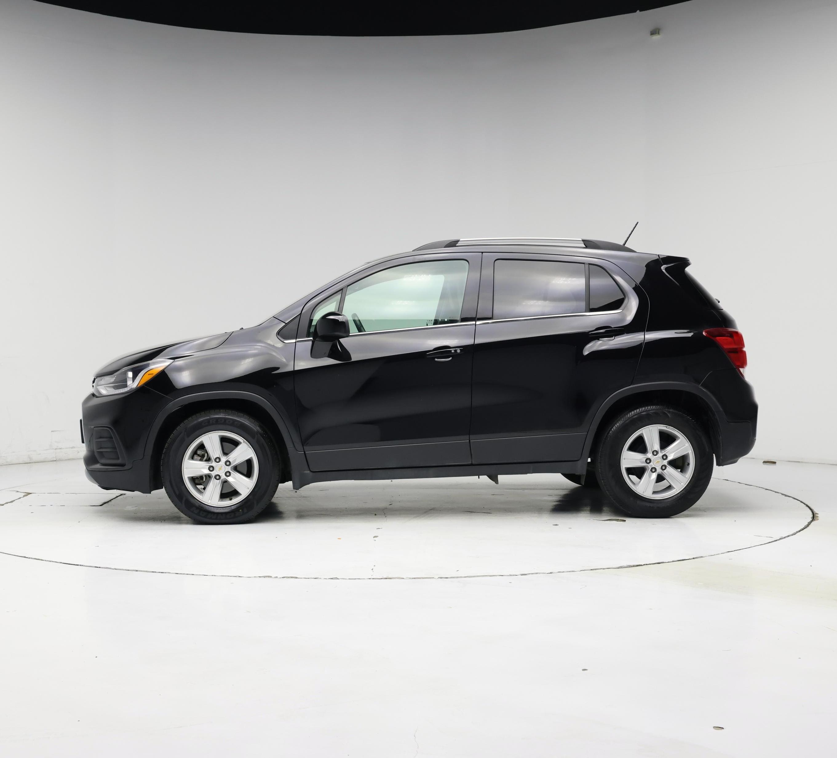 Thumbnail: 2020 Chevrolet Trax - 3