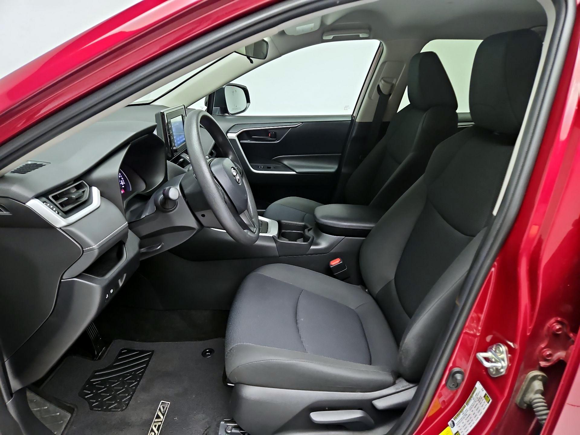 Thumbnail: 2021 Toyota RAV4 - 11