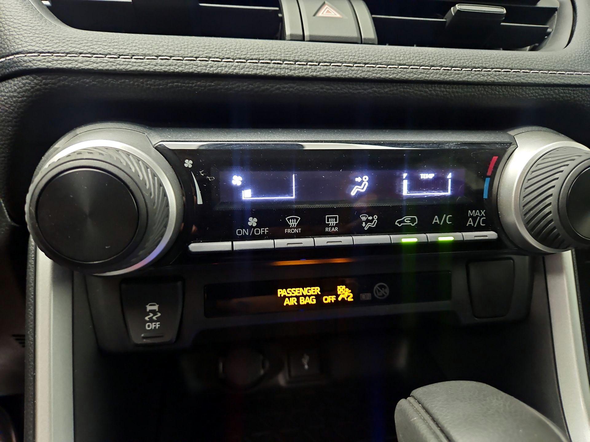 Thumbnail: 2021 Toyota RAV4 - 16