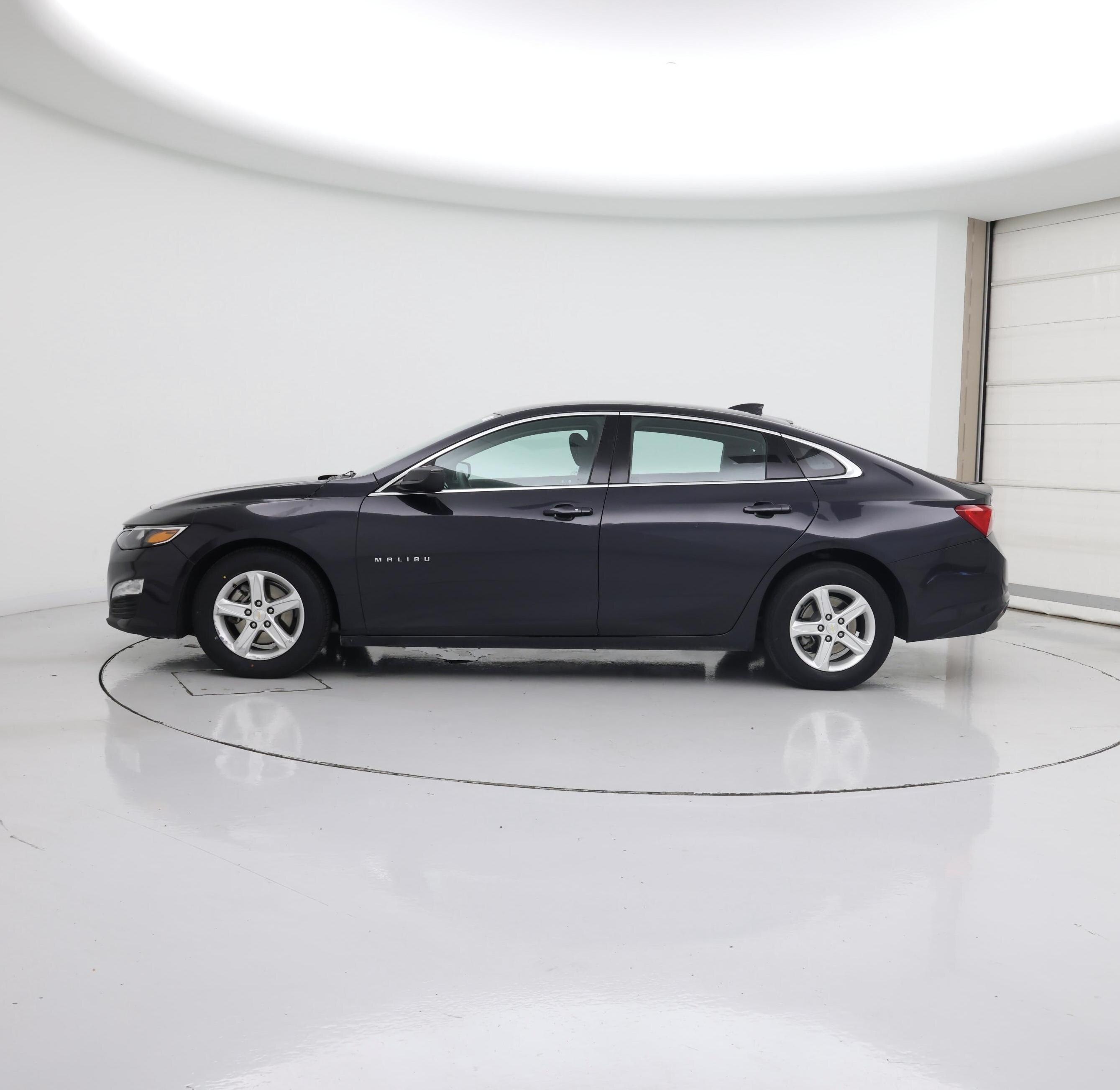 Thumbnail: 2023 Chevrolet Malibu - 3