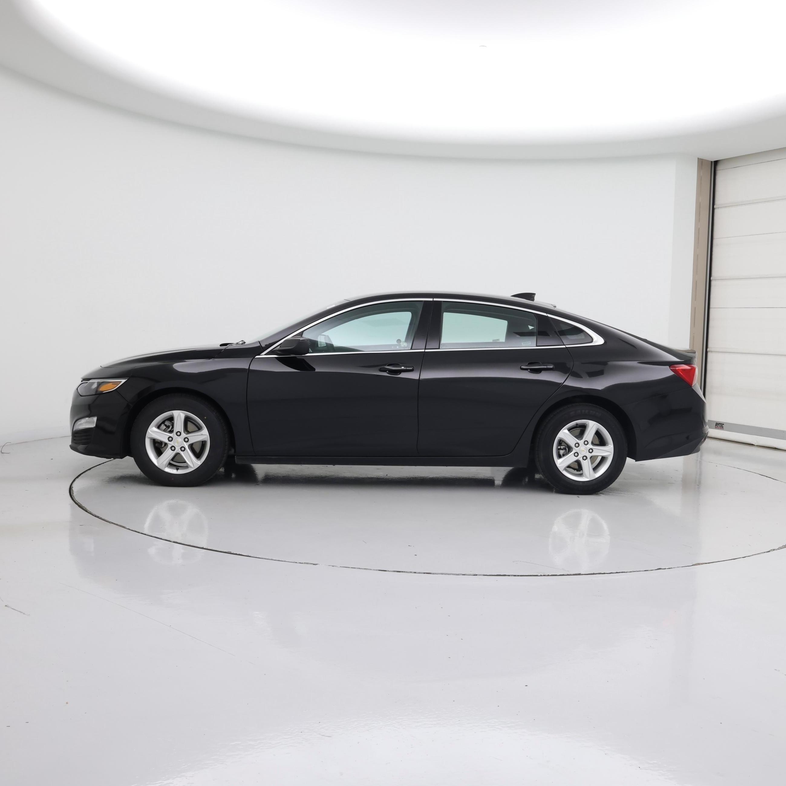 Thumbnail: 2023 Chevrolet Malibu - 3