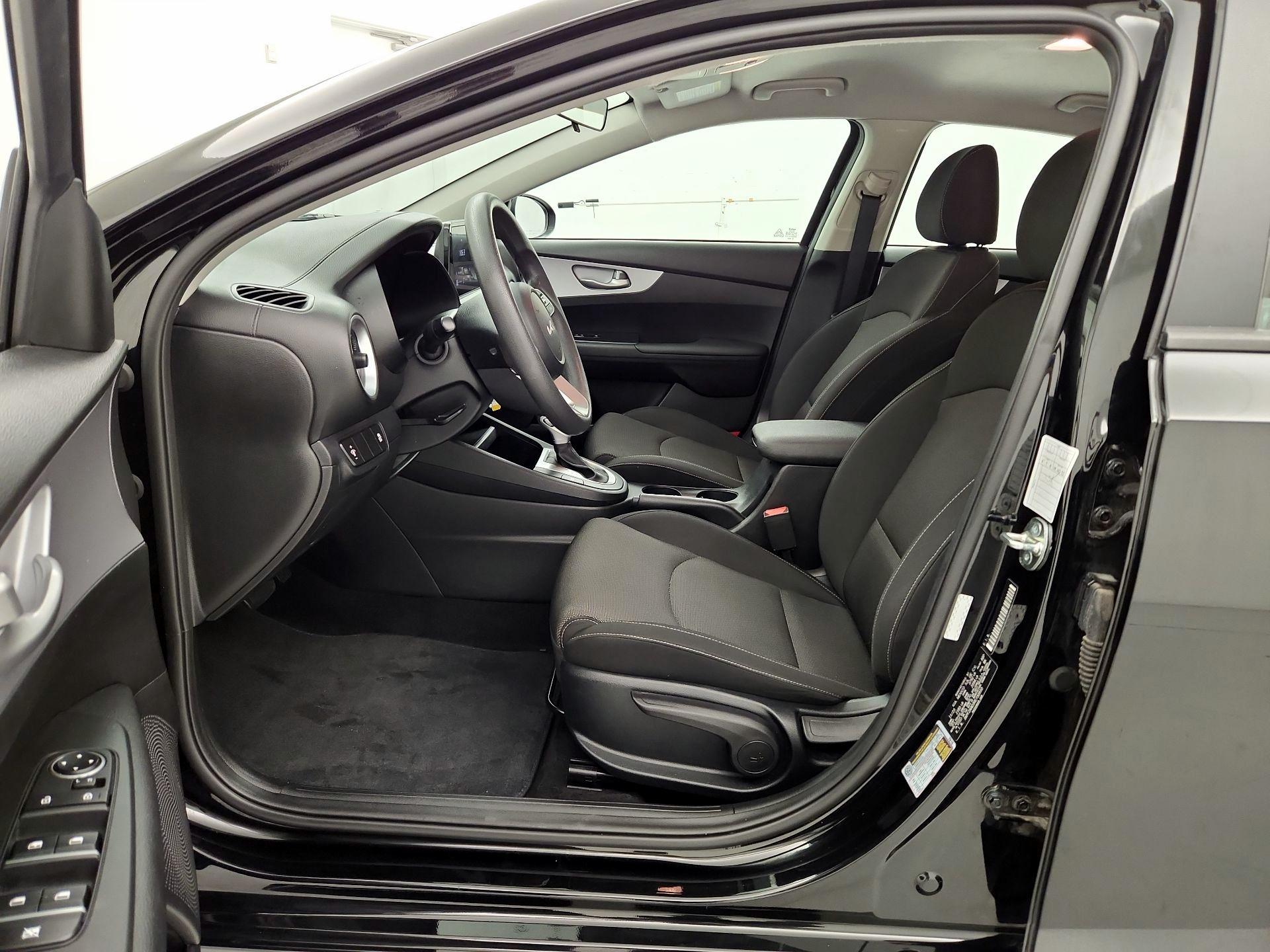 Thumbnail: 2024 Kia Forte - 11