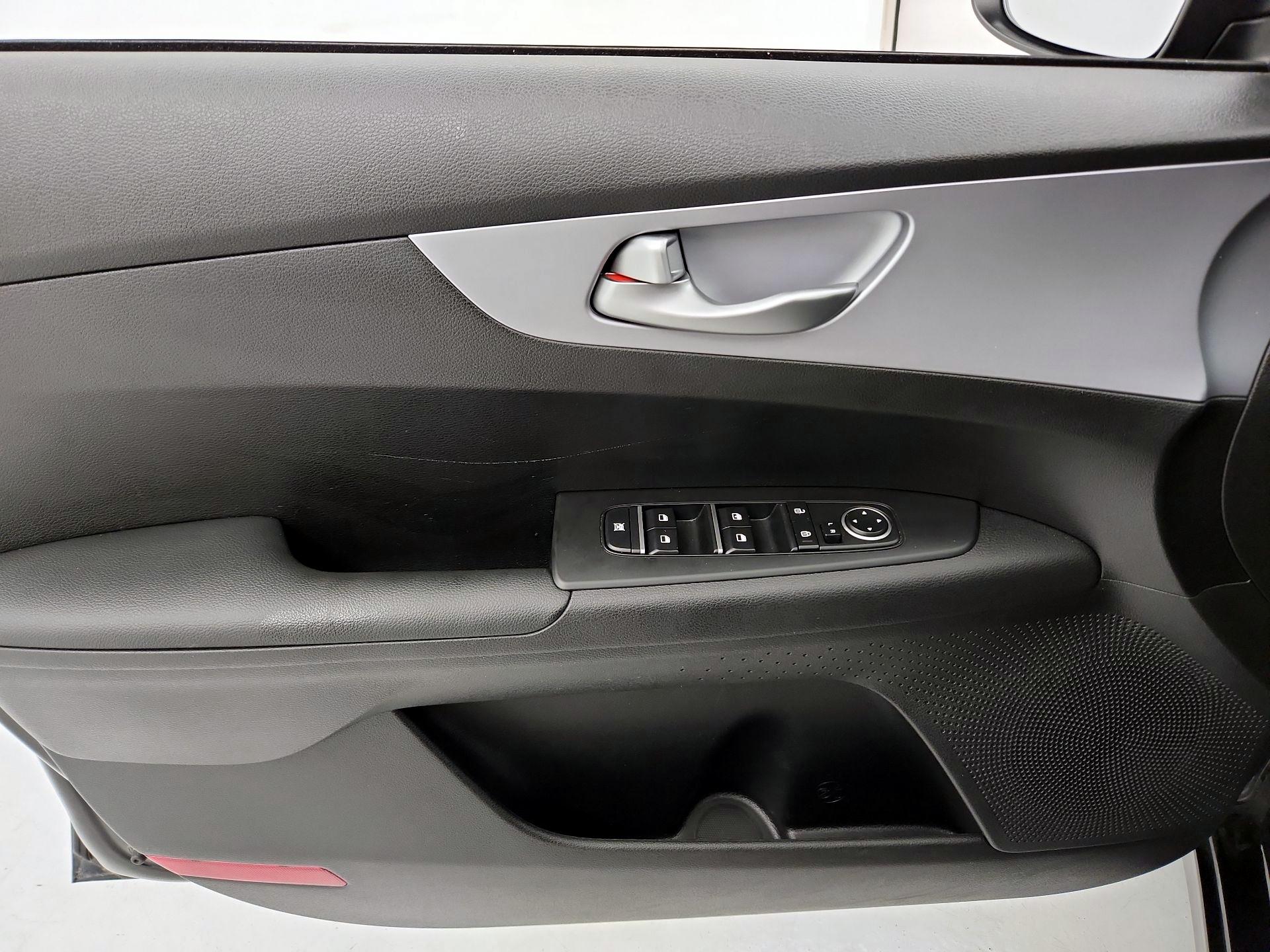 Thumbnail: 2024 Kia Forte - 12