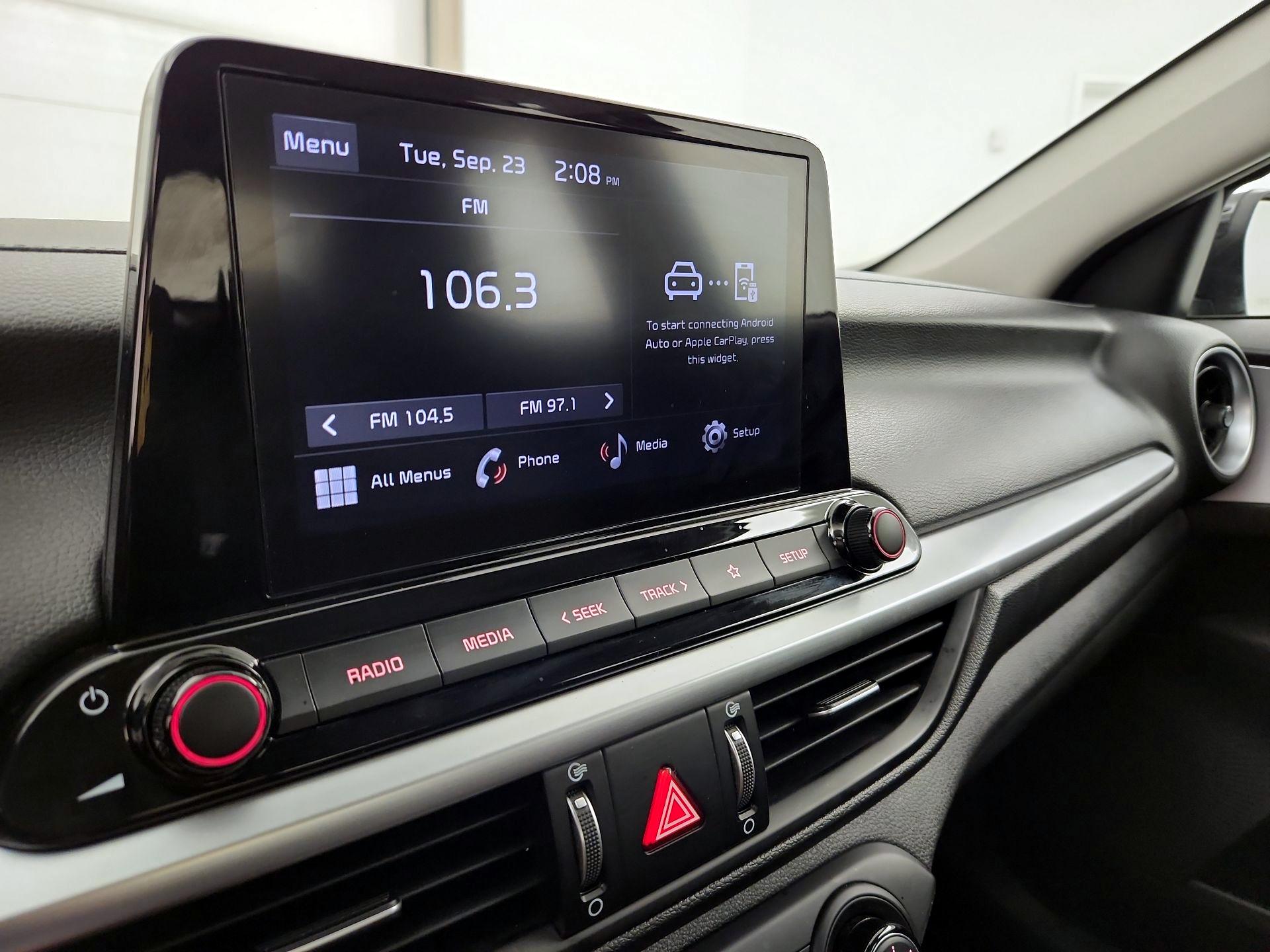 Thumbnail: 2024 Kia Forte - 15