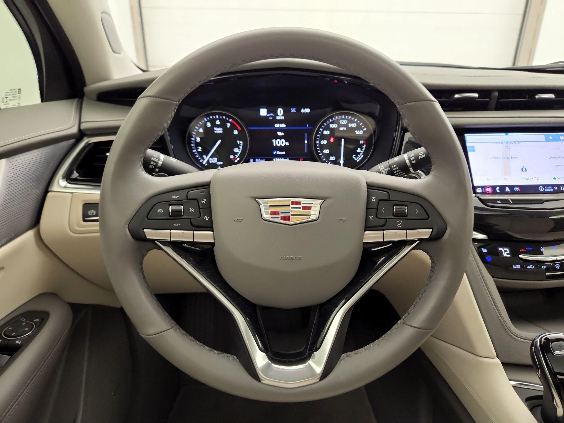 Thumbnail: 2023 Cadillac XT6 - 10