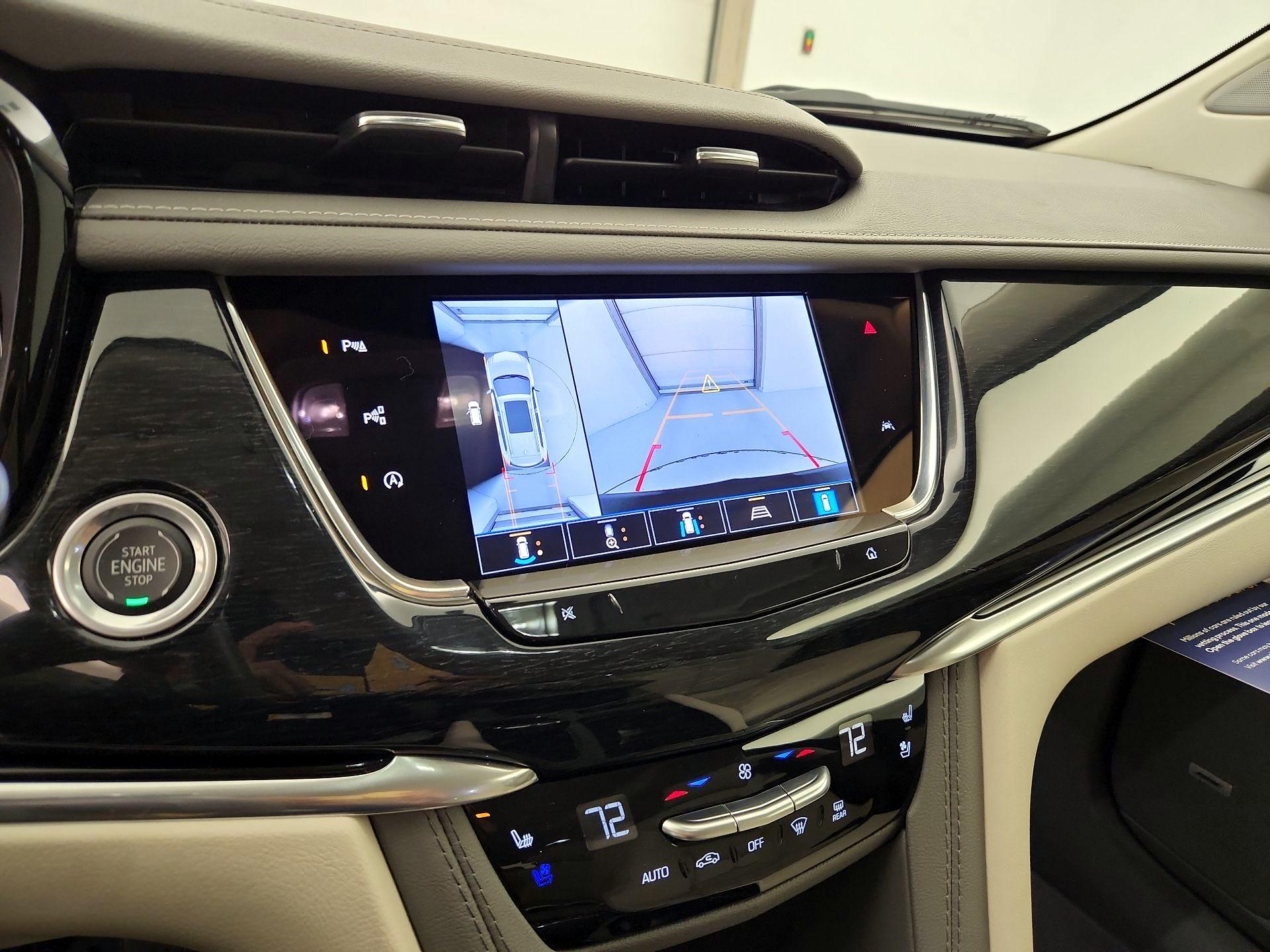 Thumbnail: 2023 Cadillac XT6 - 15