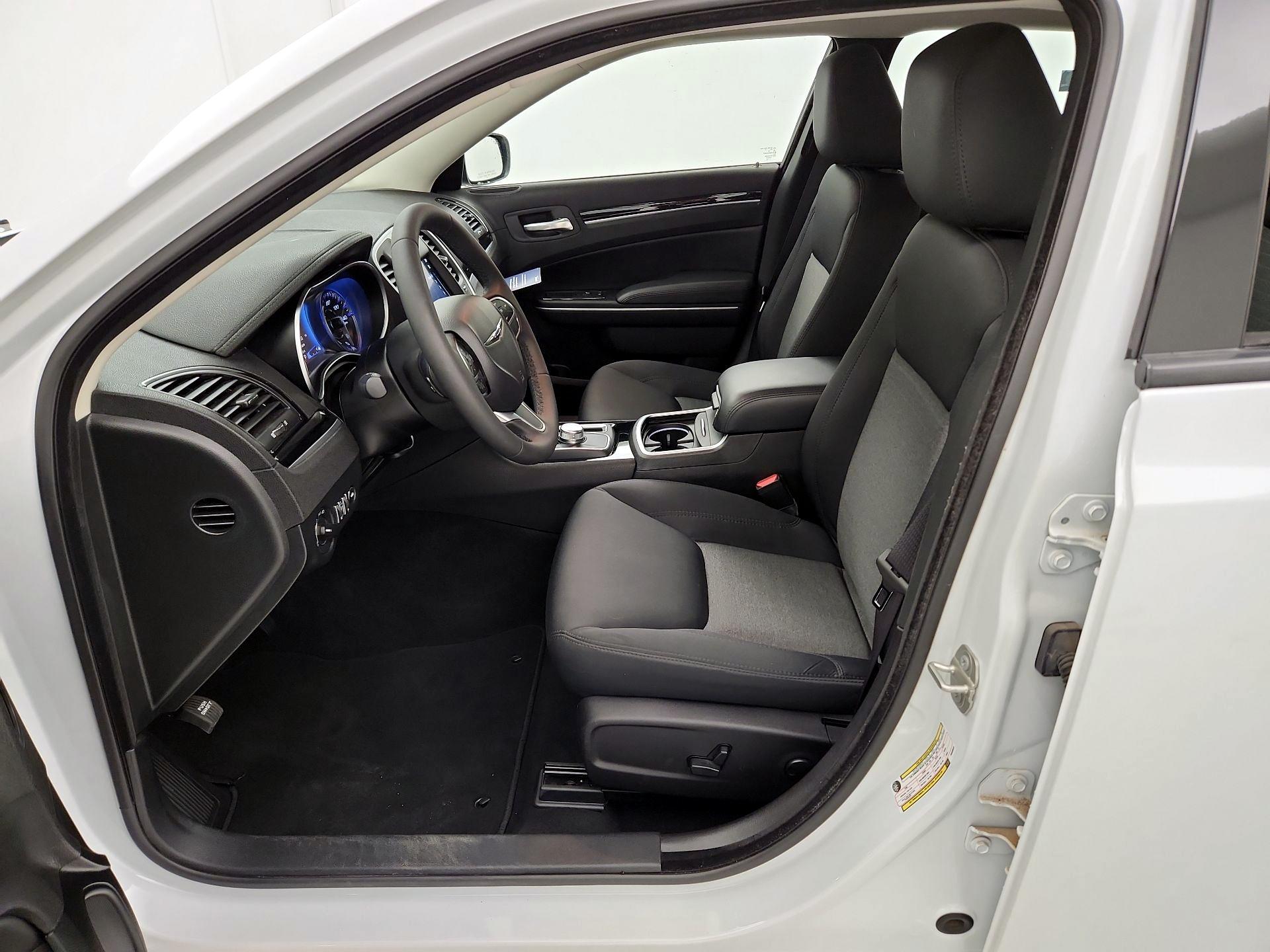 Thumbnail: 2023 Chrysler 300 - 11