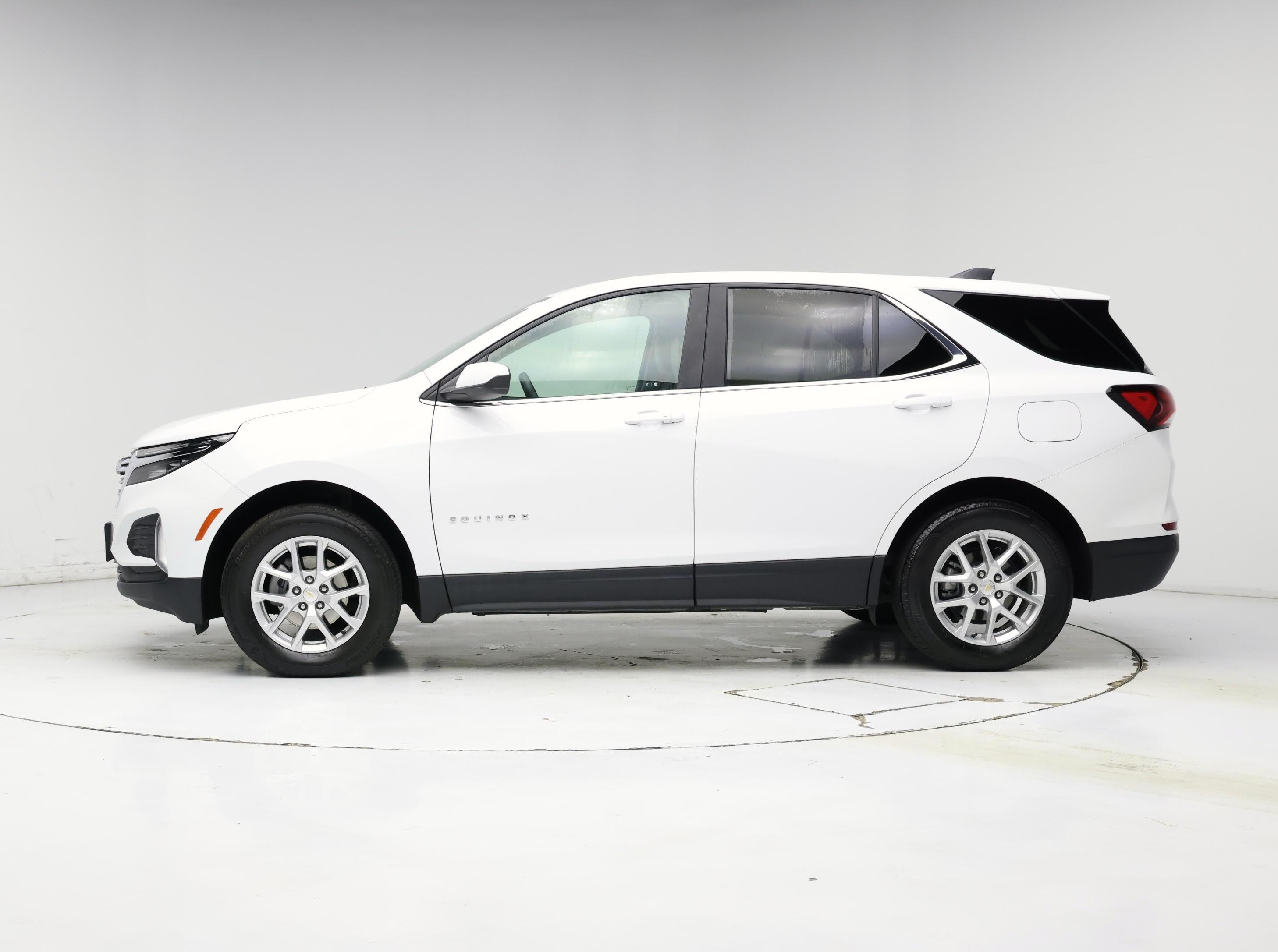 Thumbnail: 2023 Chevrolet Equinox - 3