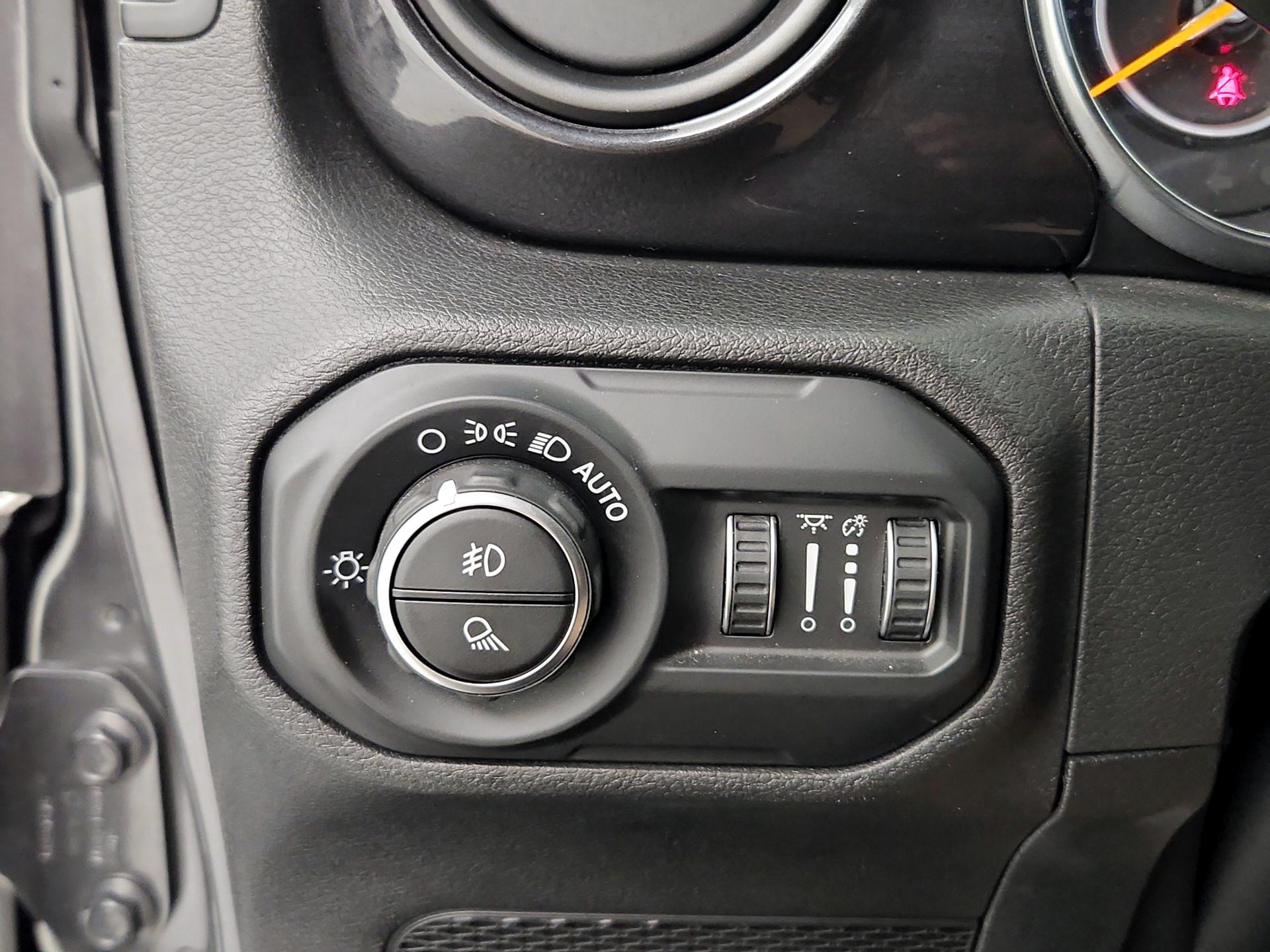 Thumbnail: 2020 Jeep Gladiator - 13