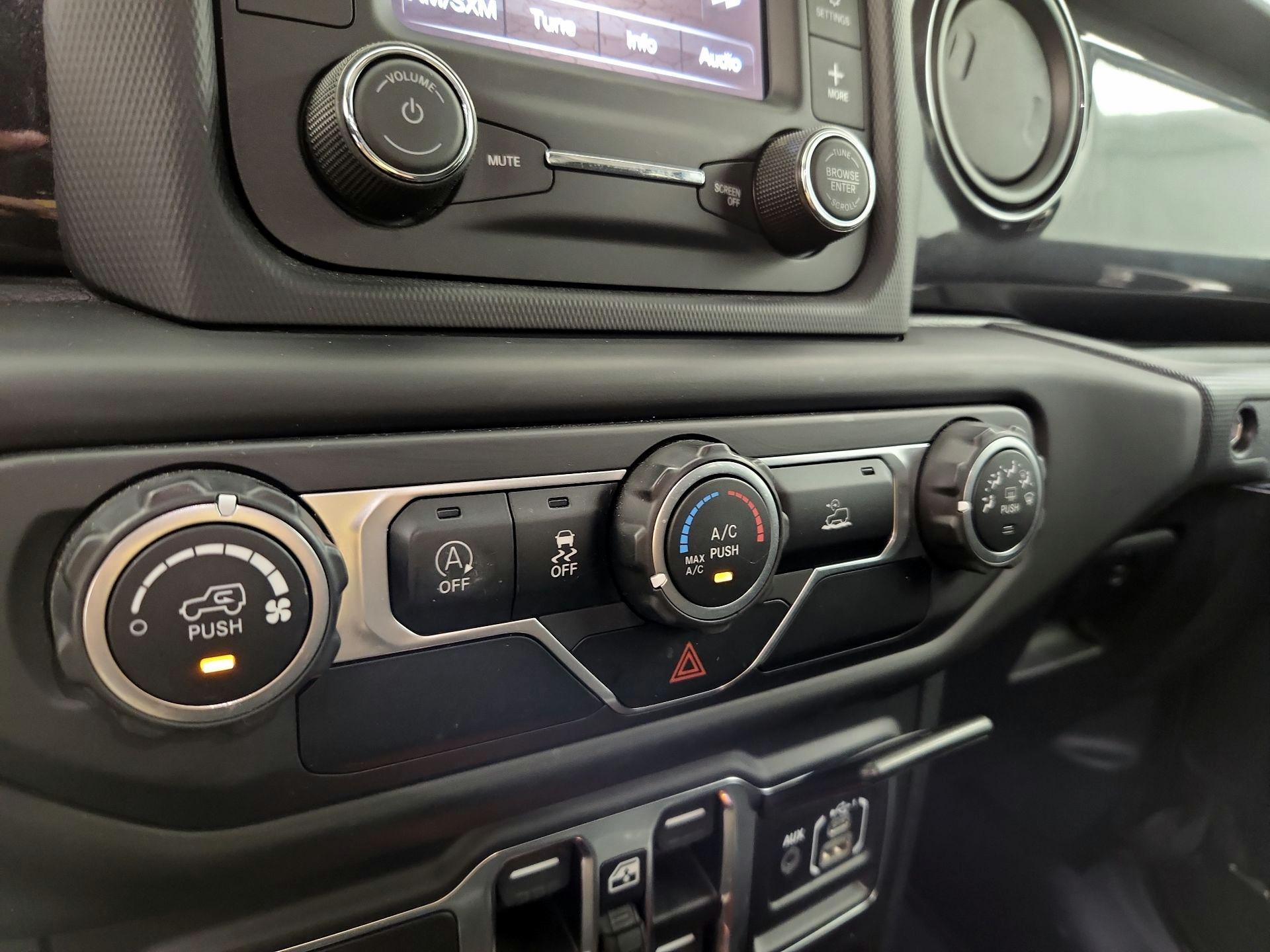 Thumbnail: 2020 Jeep Gladiator - 16