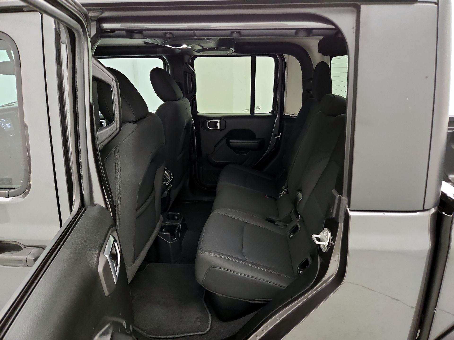Thumbnail: 2020 Jeep Gladiator - 19