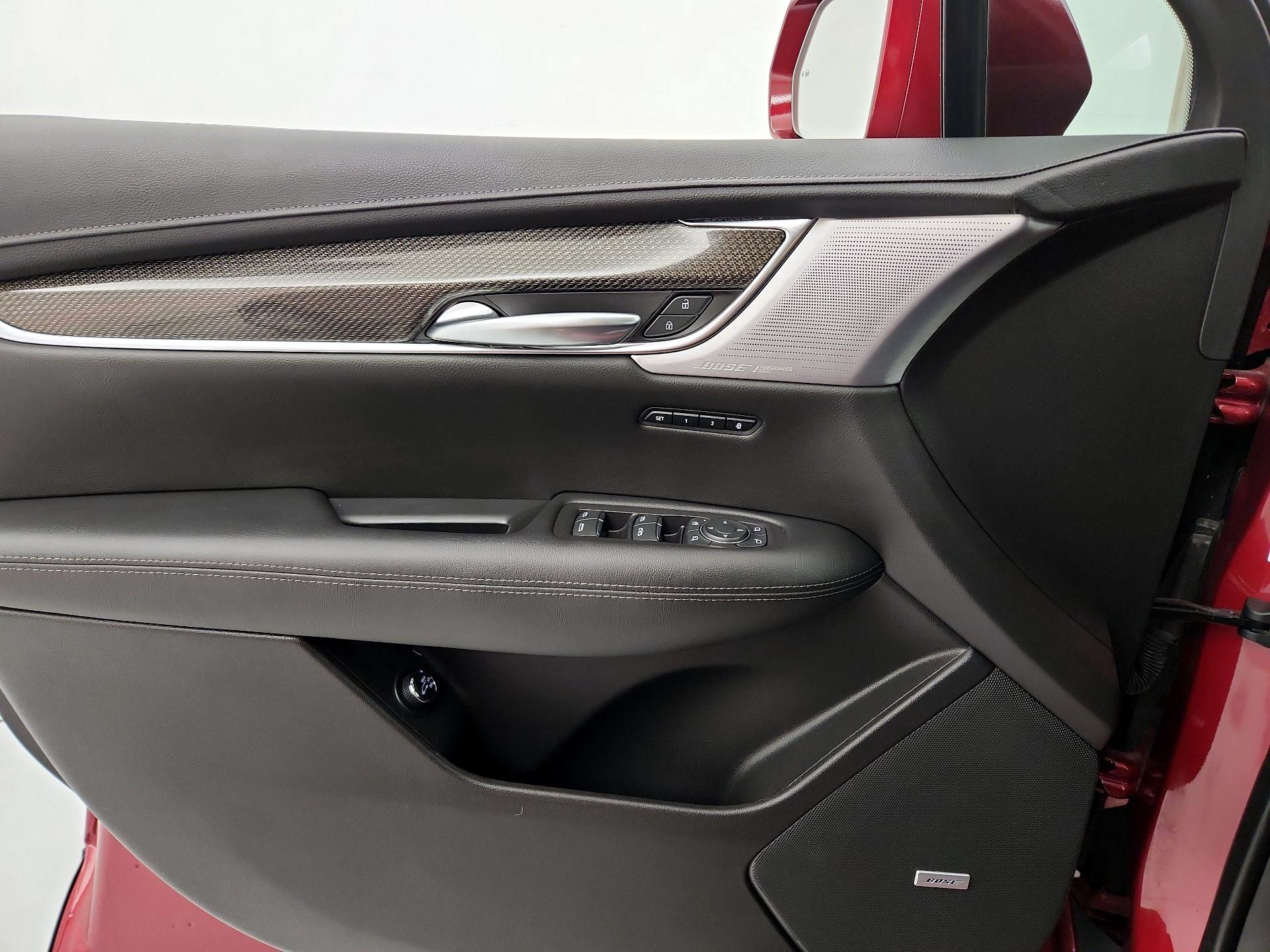 Thumbnail: 2020 Cadillac XT5 - 12