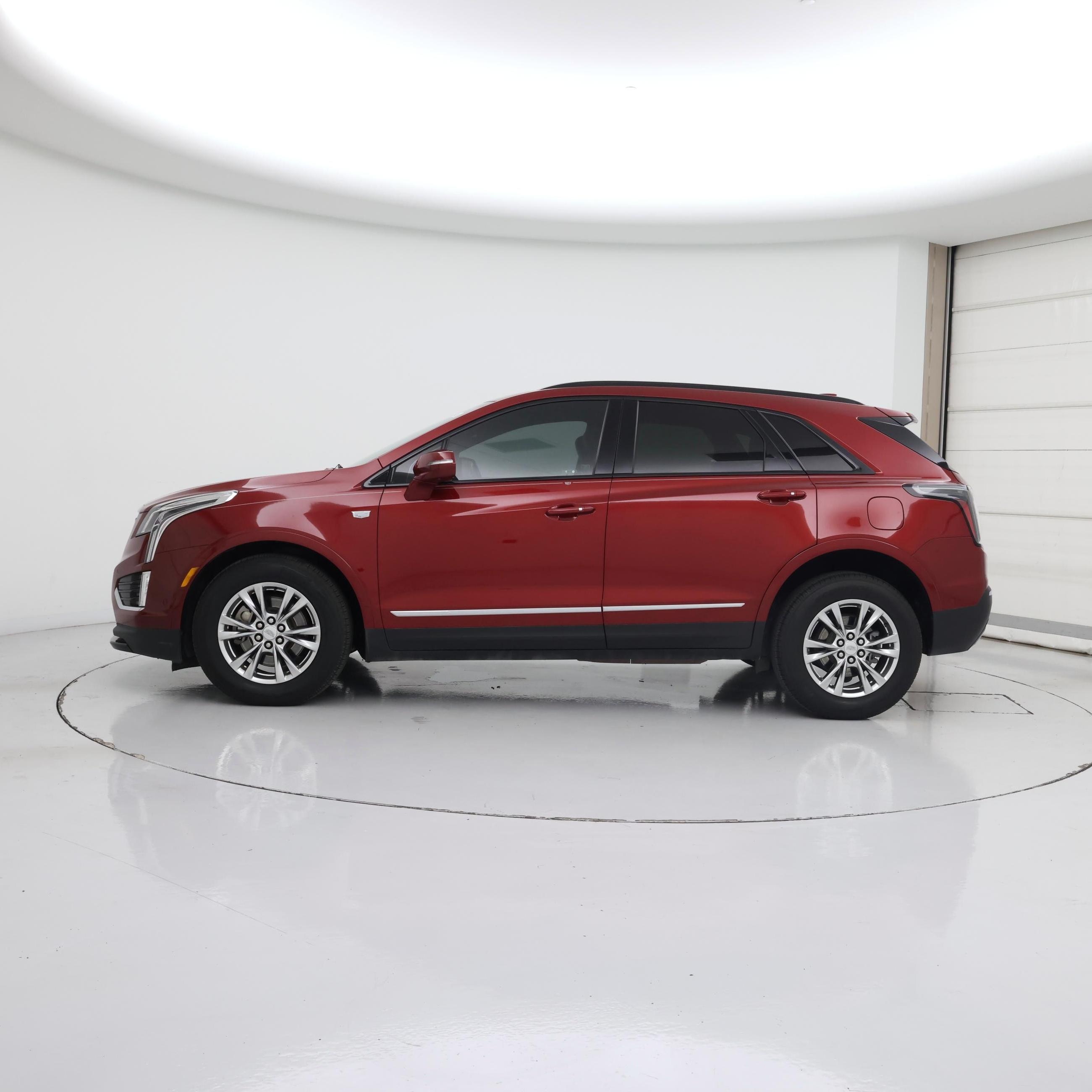 Thumbnail: 2020 Cadillac XT5 - 3