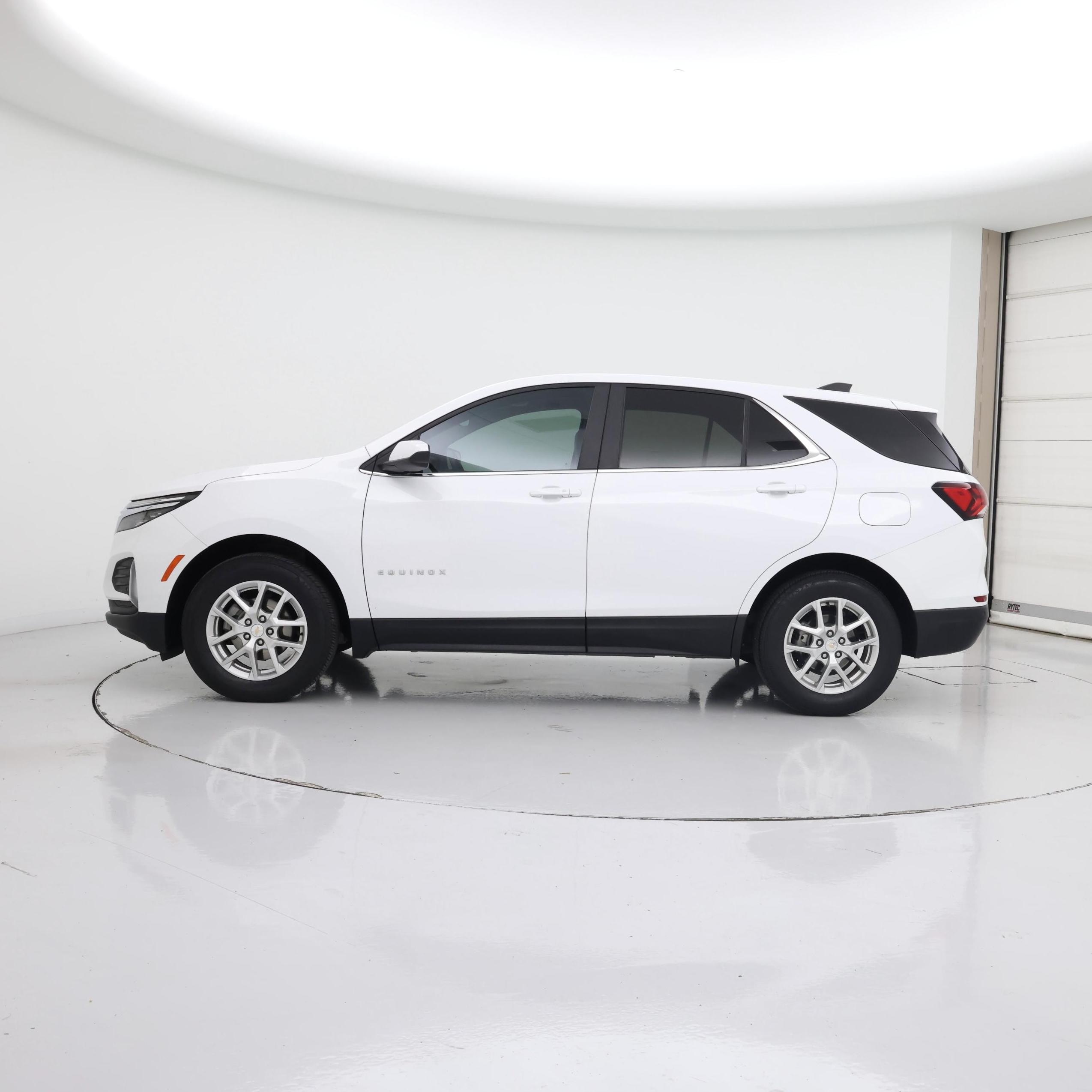 Thumbnail: 2023 Chevrolet Equinox - 3