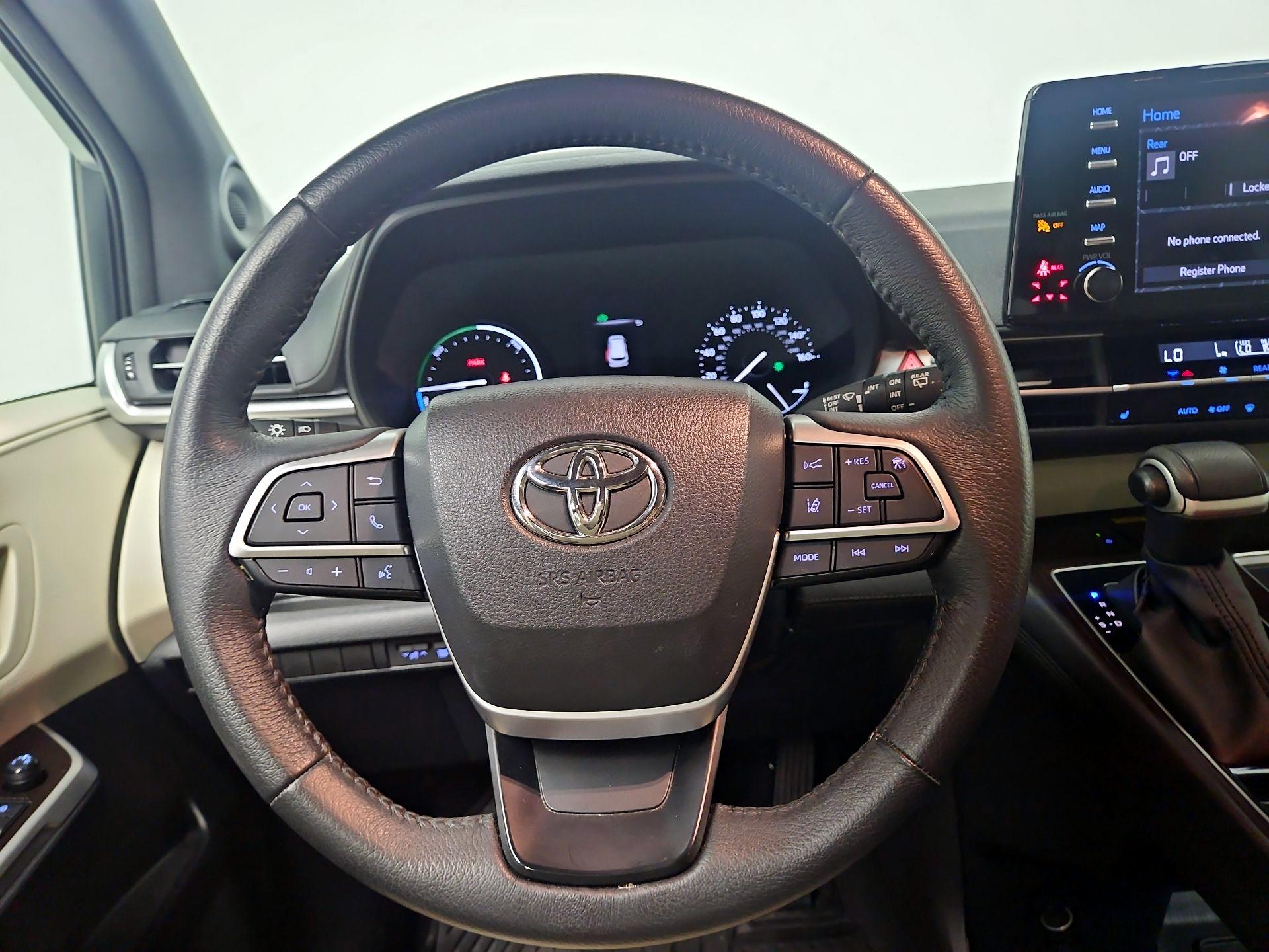 Thumbnail: 2023 Toyota Sienna - 10