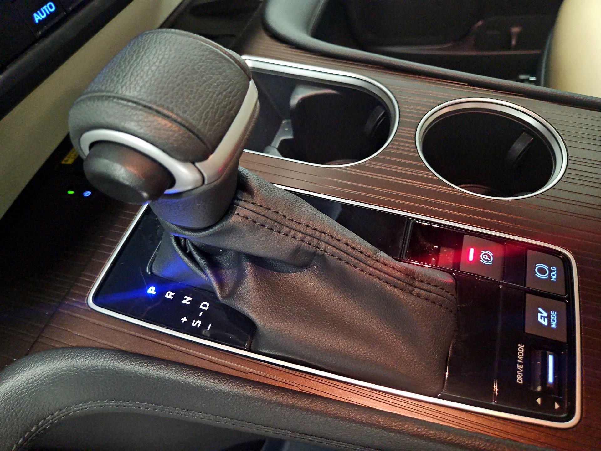 Thumbnail: 2023 Toyota Sienna - 18