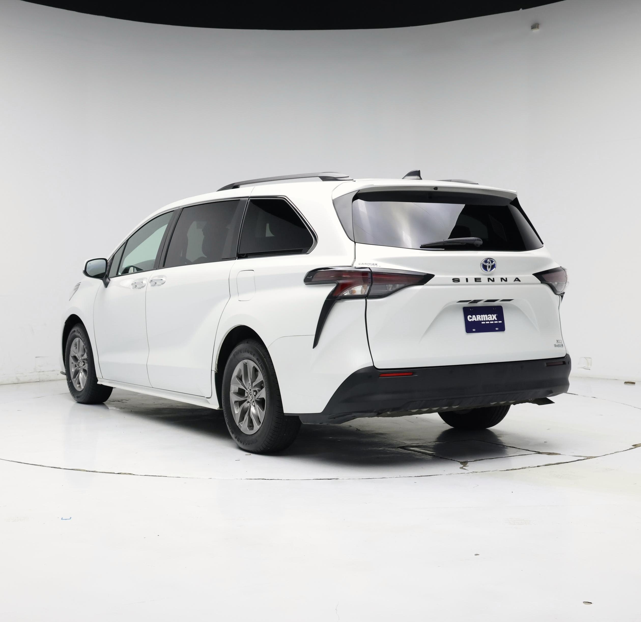 Thumbnail: 2023 Toyota Sienna - 2