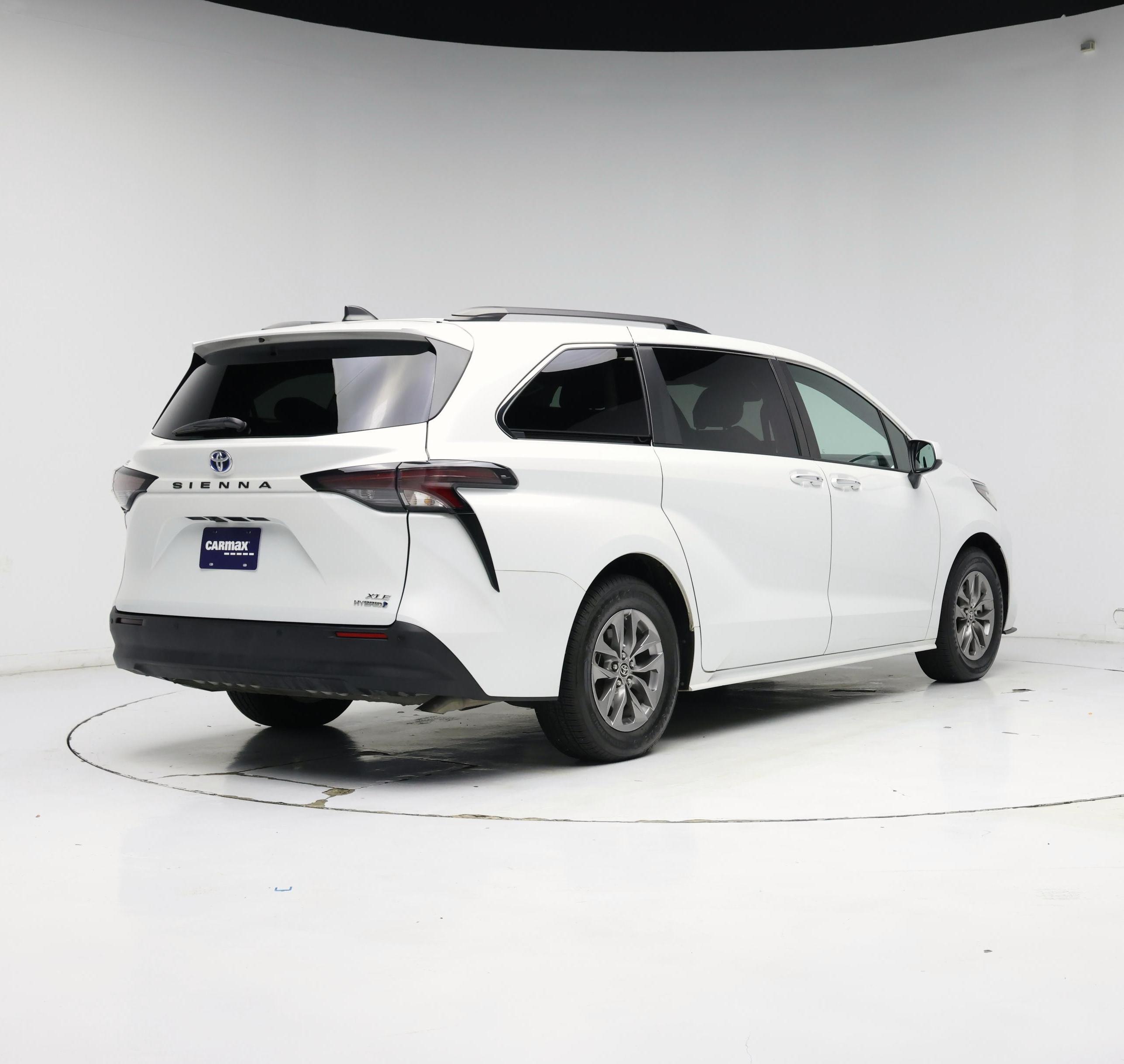 Thumbnail: 2023 Toyota Sienna - 8