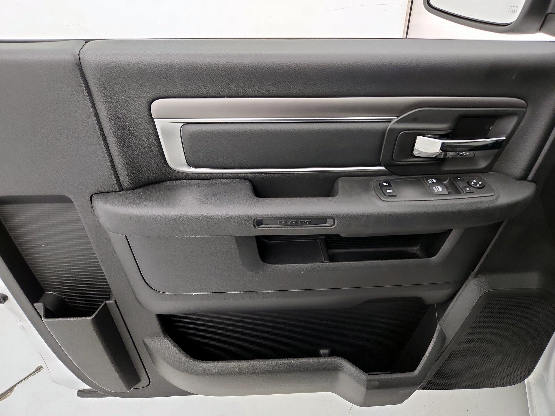 Thumbnail: 2022 RAM 1500 Classic - 12