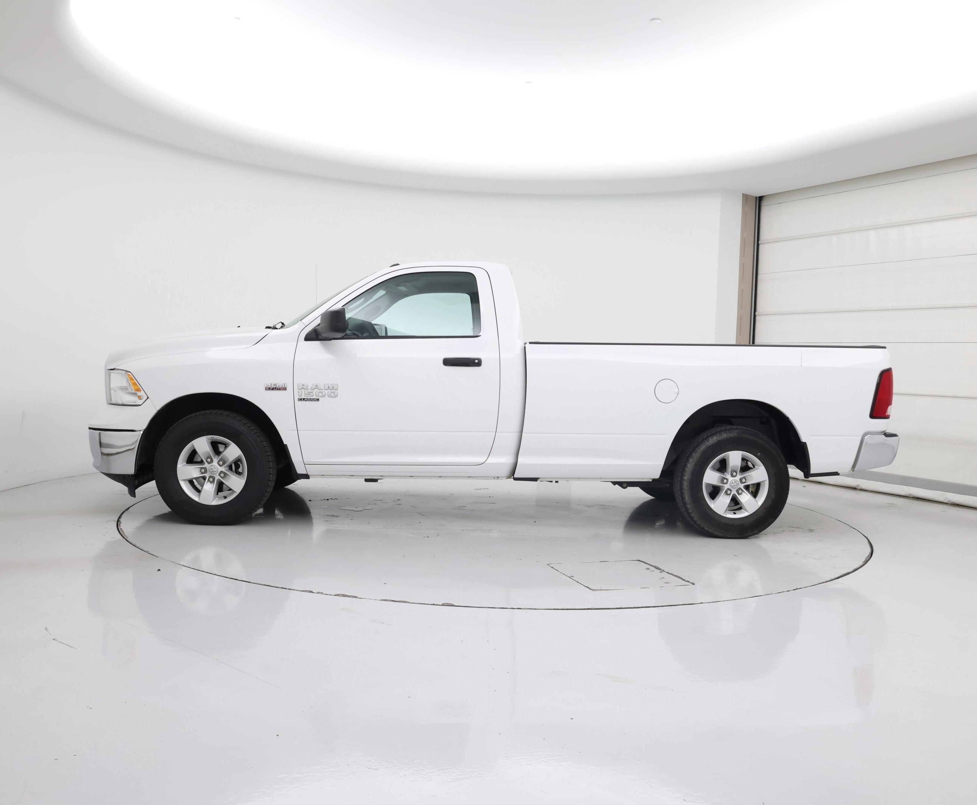 Thumbnail: 2022 RAM 1500 Classic - 3