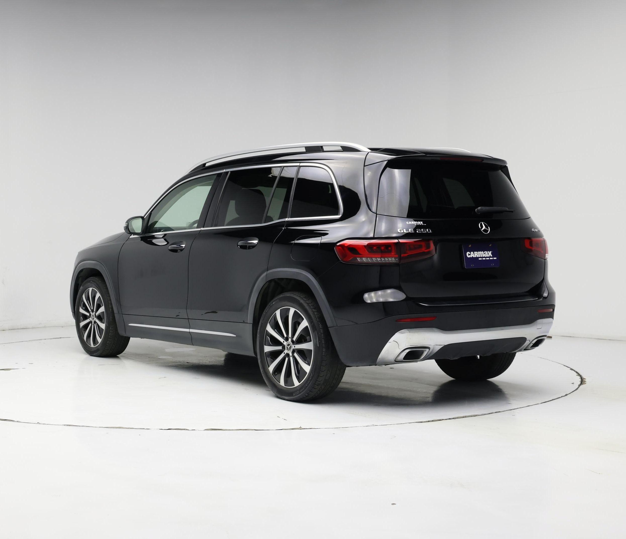Thumbnail: 2021 Mercedes-Benz GLB - 2