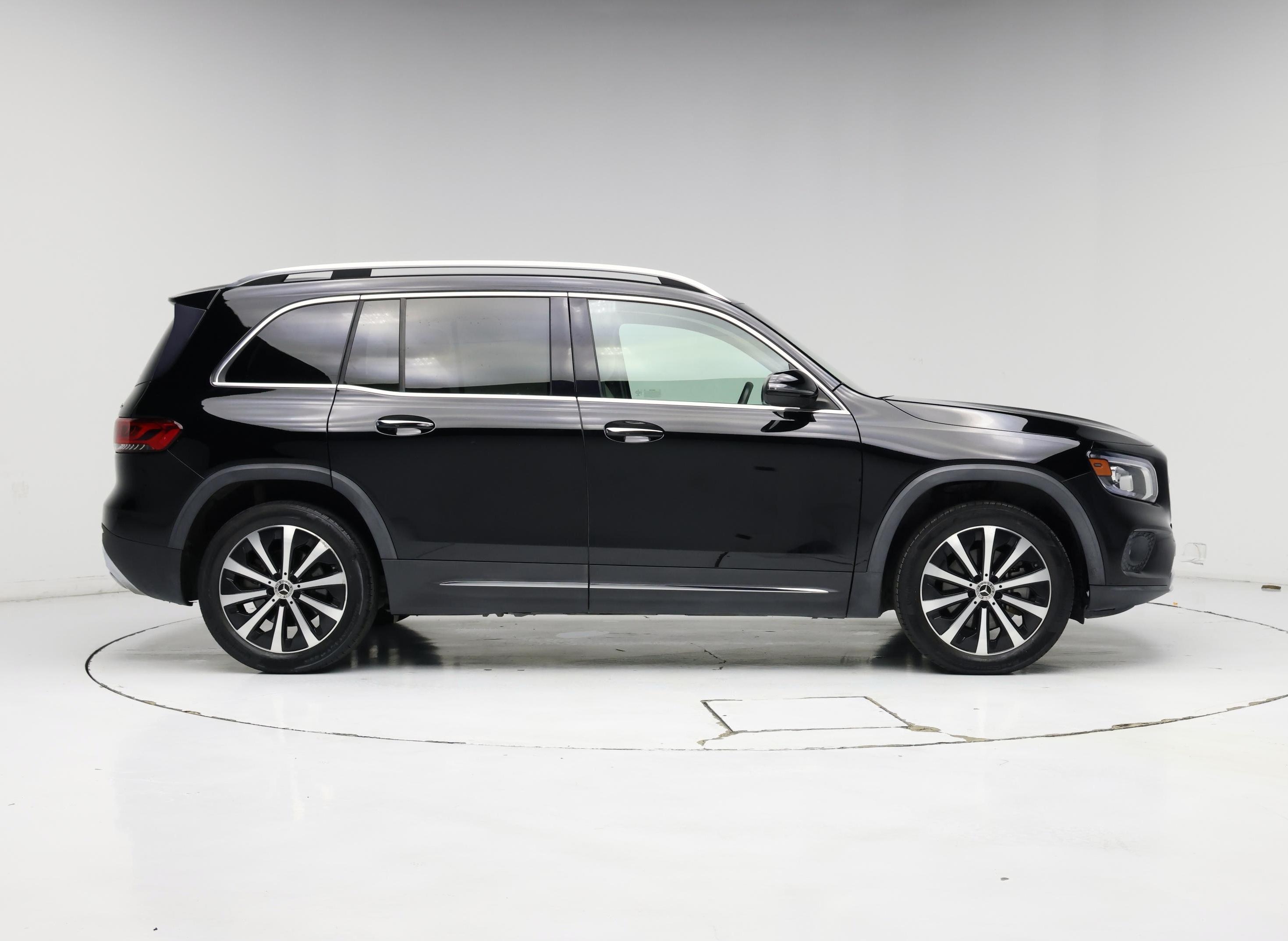 Thumbnail: 2021 Mercedes-Benz GLB - 7