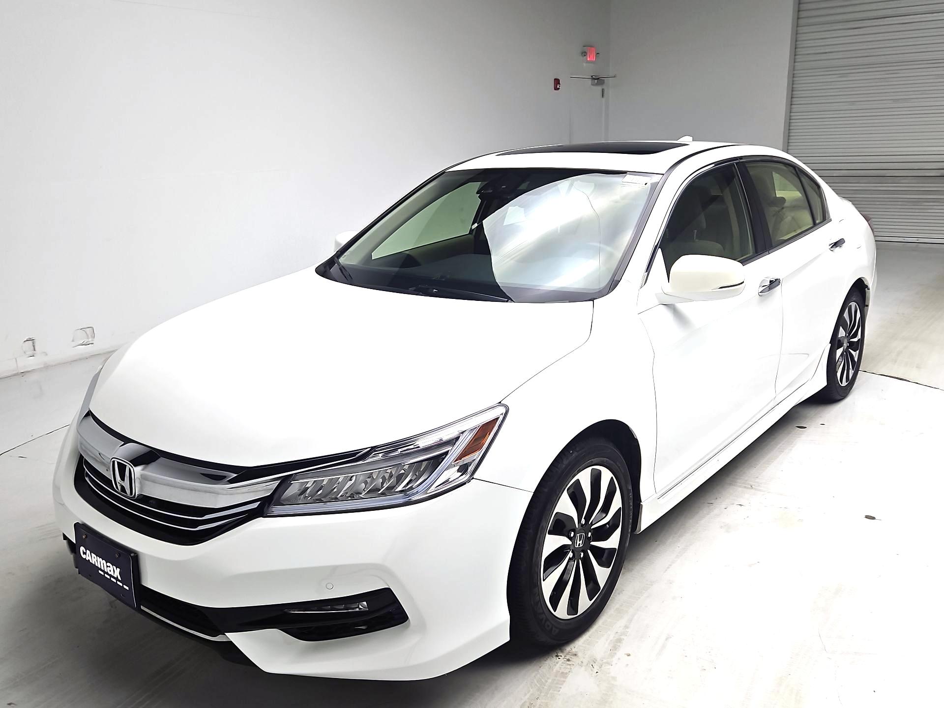 Thumbnail: 2017 Honda Accord - 3