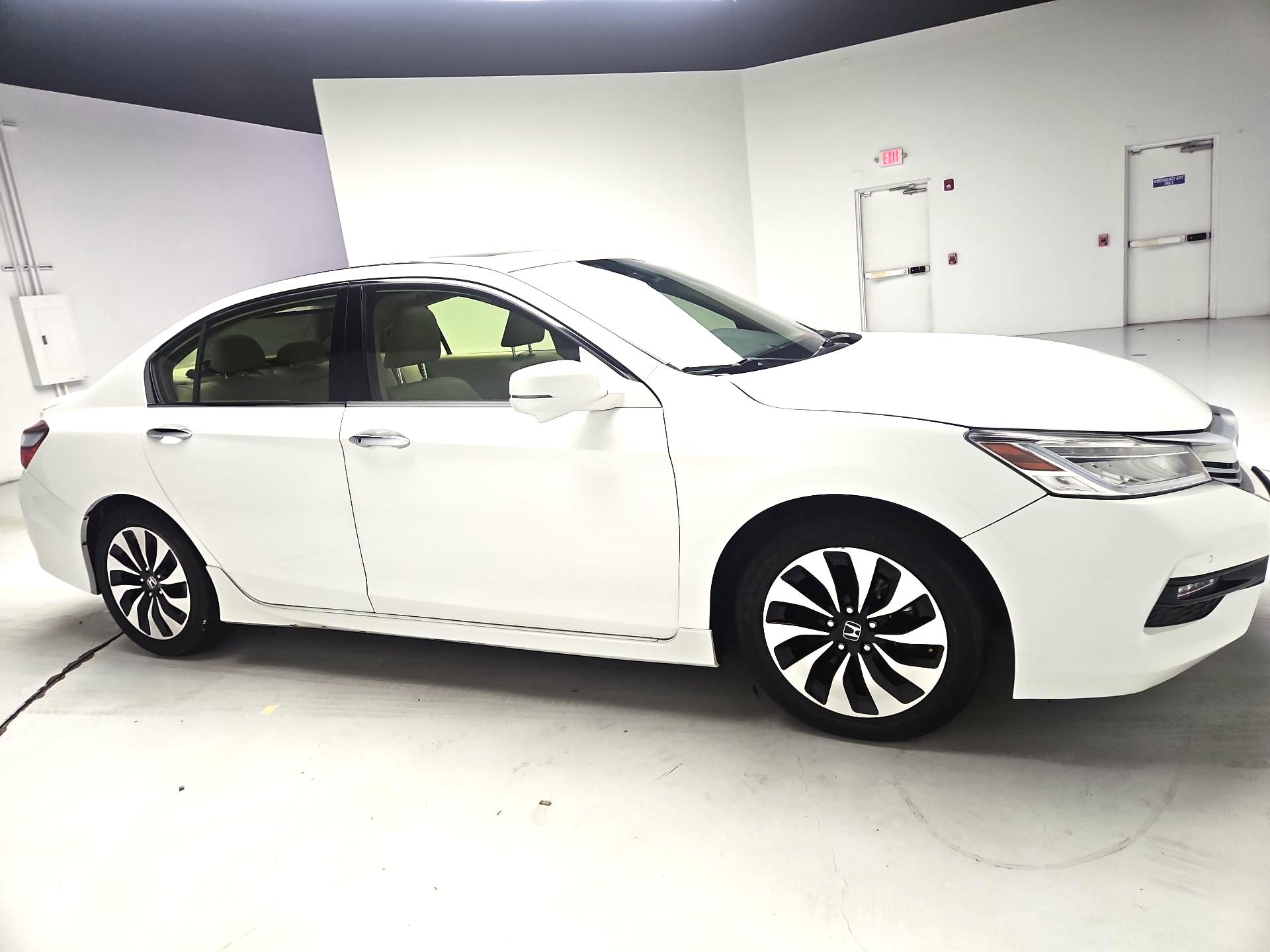 Thumbnail: 2017 Honda Accord - 4