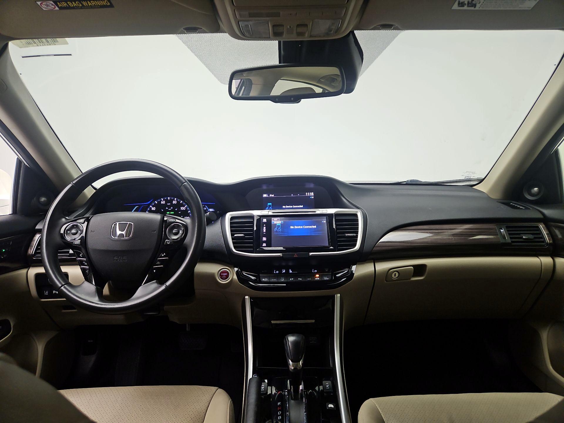 Thumbnail: 2017 Honda Accord - 8