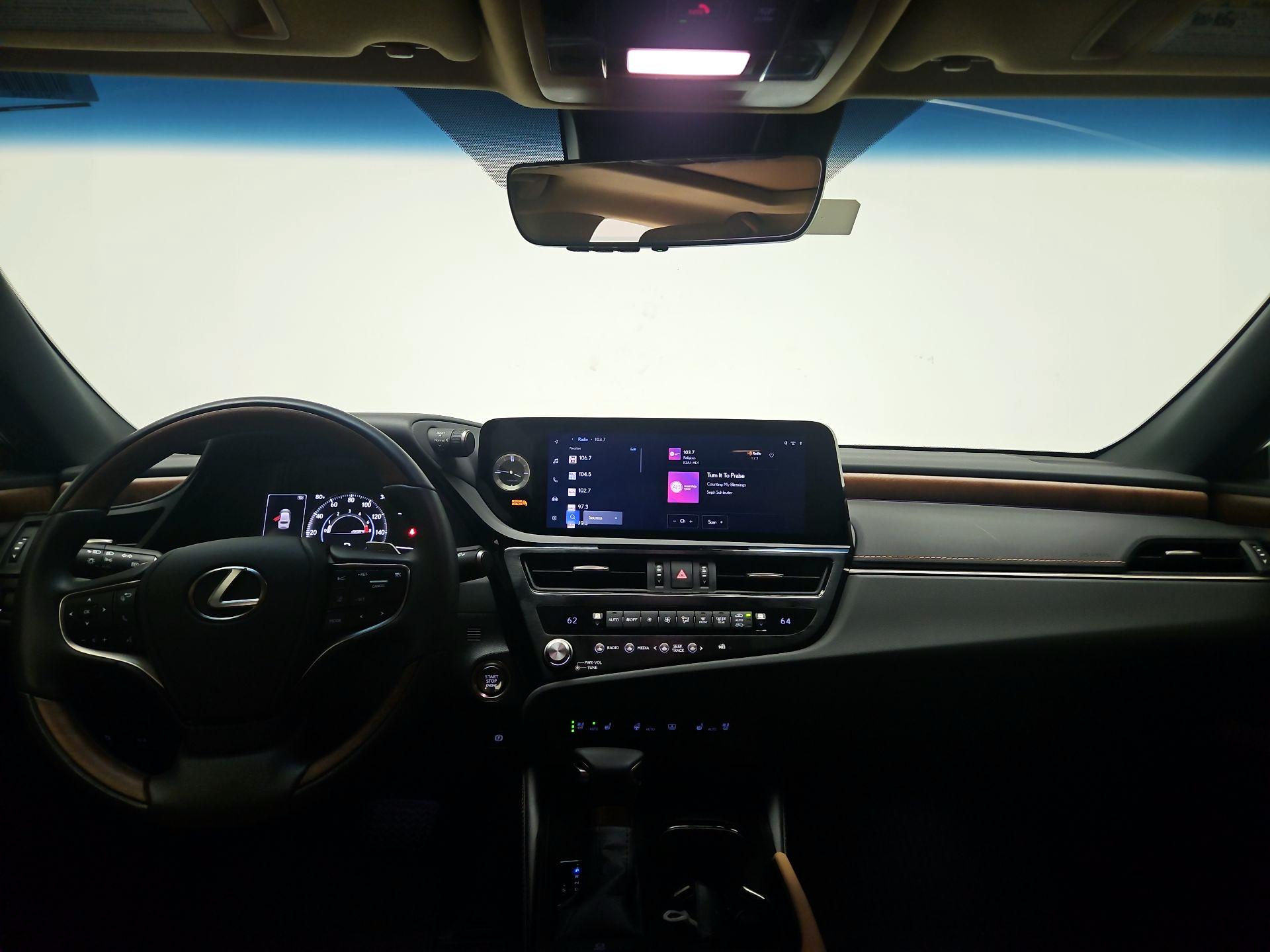 Thumbnail: 2025 Lexus ES - 9