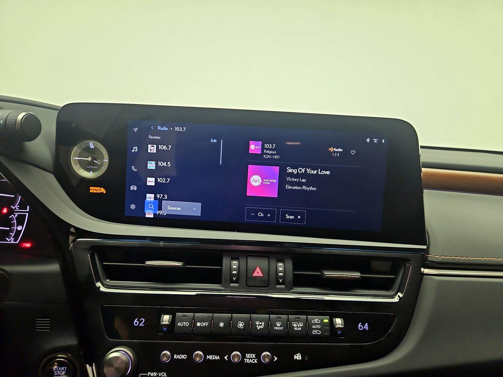 Thumbnail: 2025 Lexus ES - 15