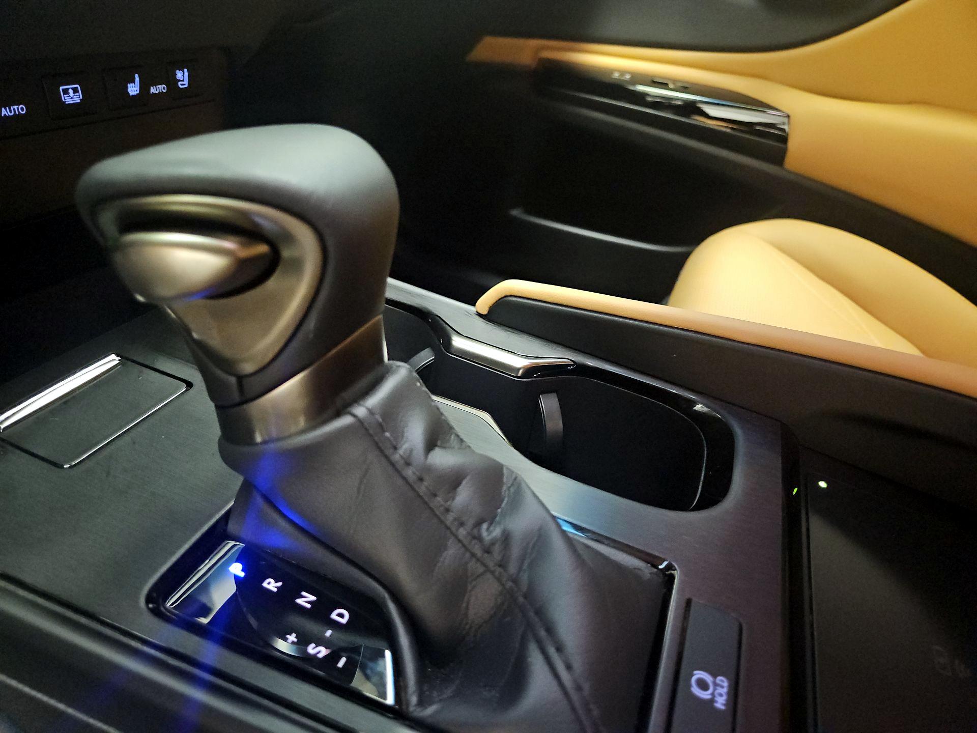 Thumbnail: 2025 Lexus ES - 17