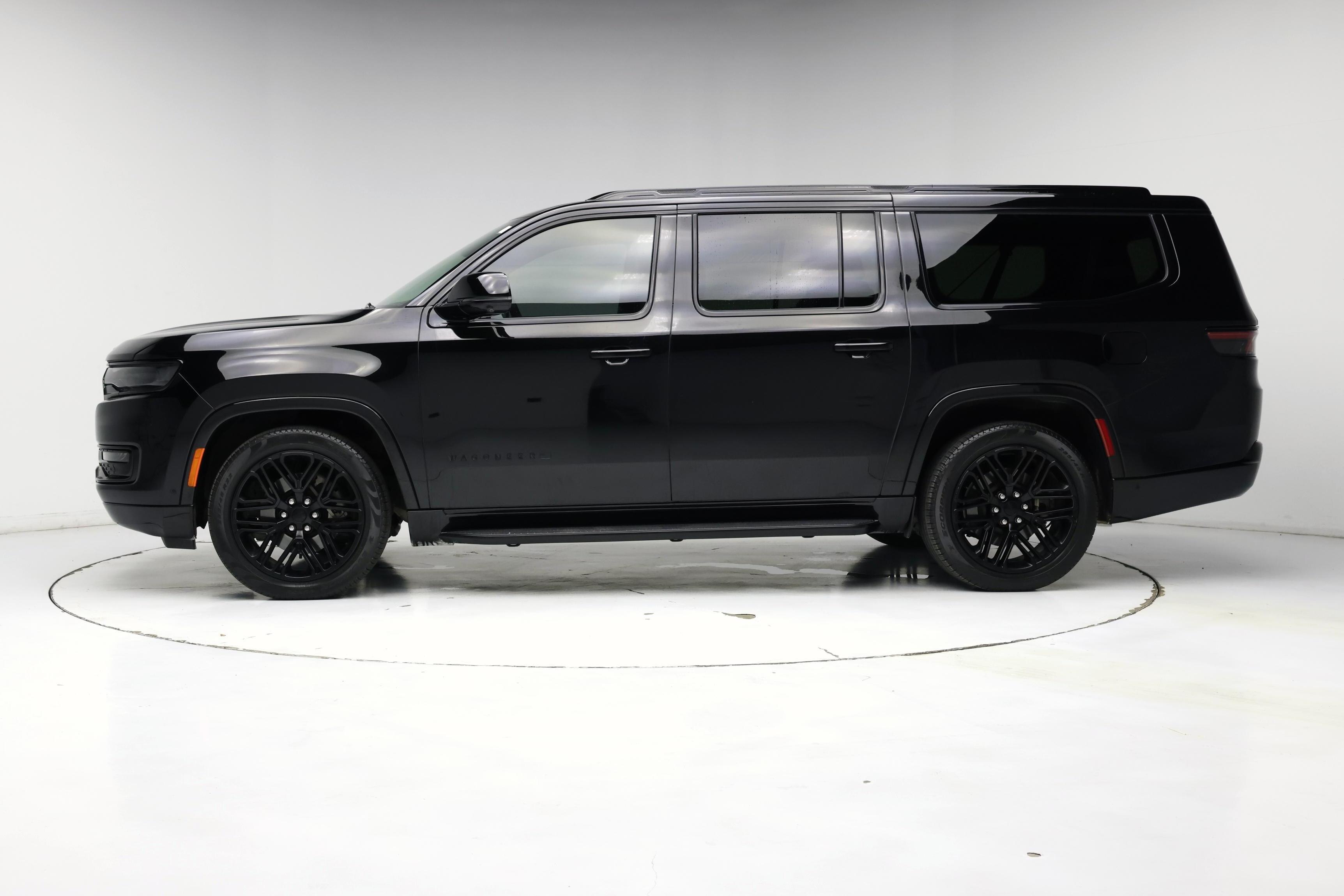Thumbnail: 2023 Jeep Wagoneer - 3
