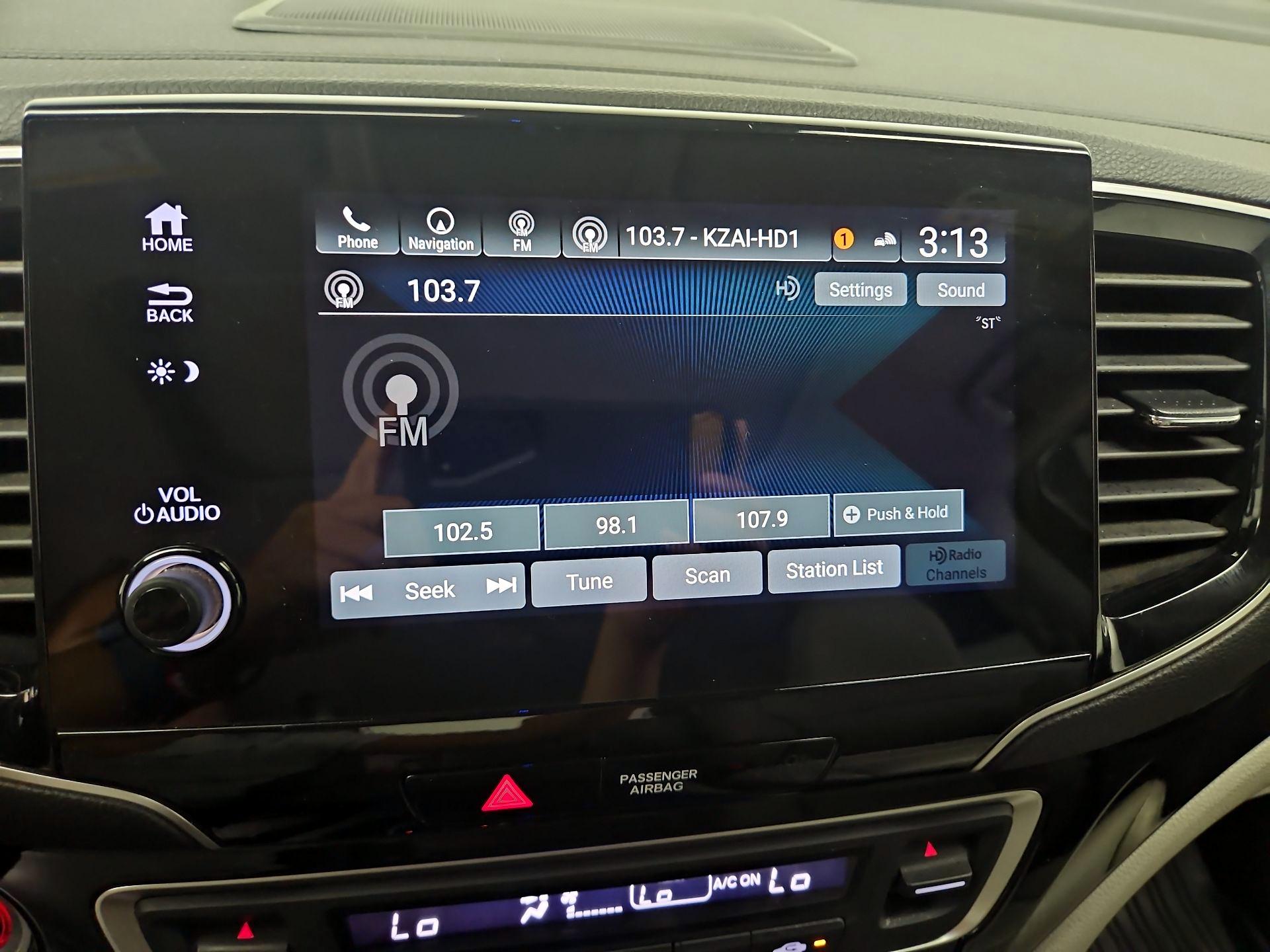 Thumbnail: 2019 Honda Pilot - 16