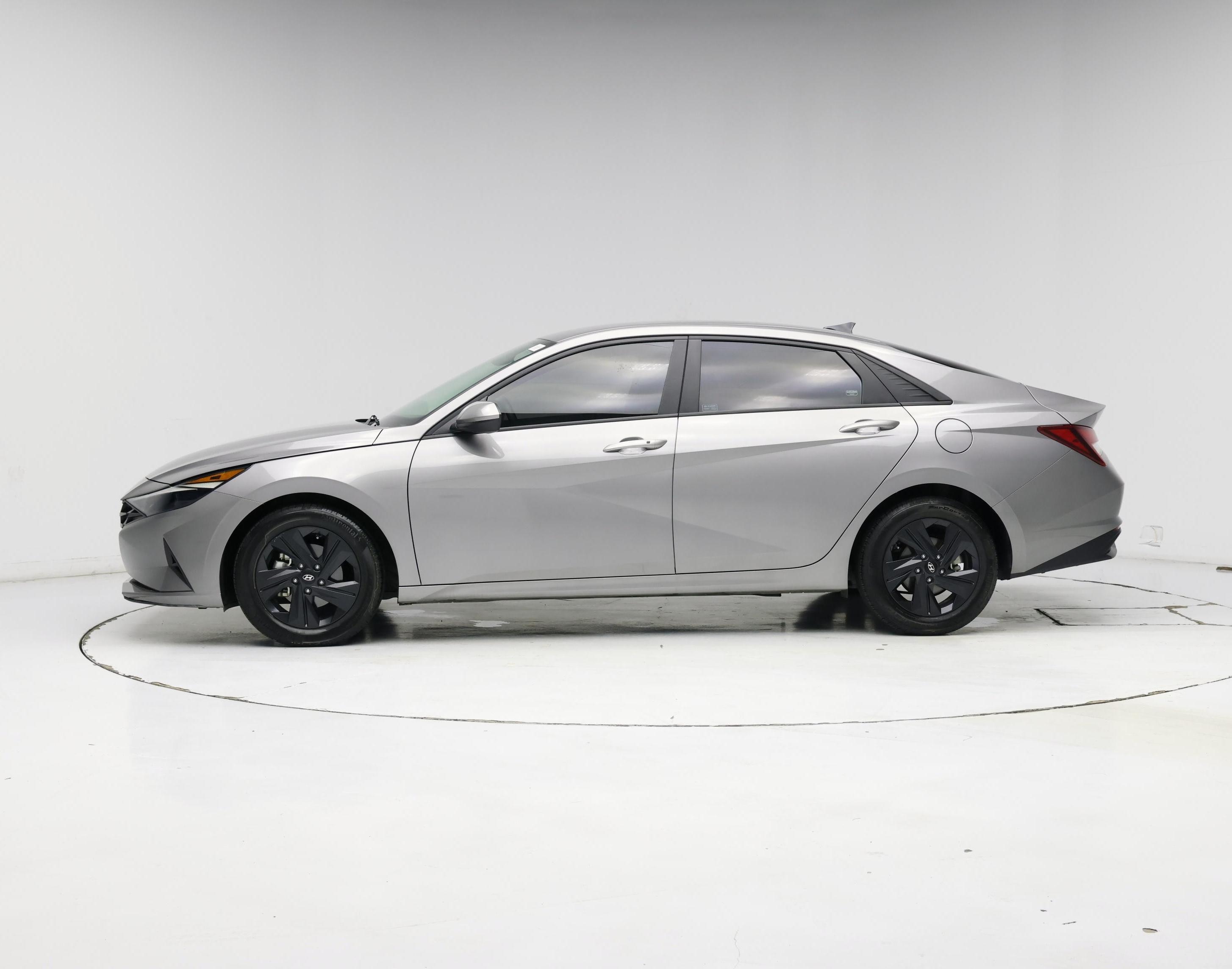 Thumbnail: 2023 Hyundai Elantra - 3