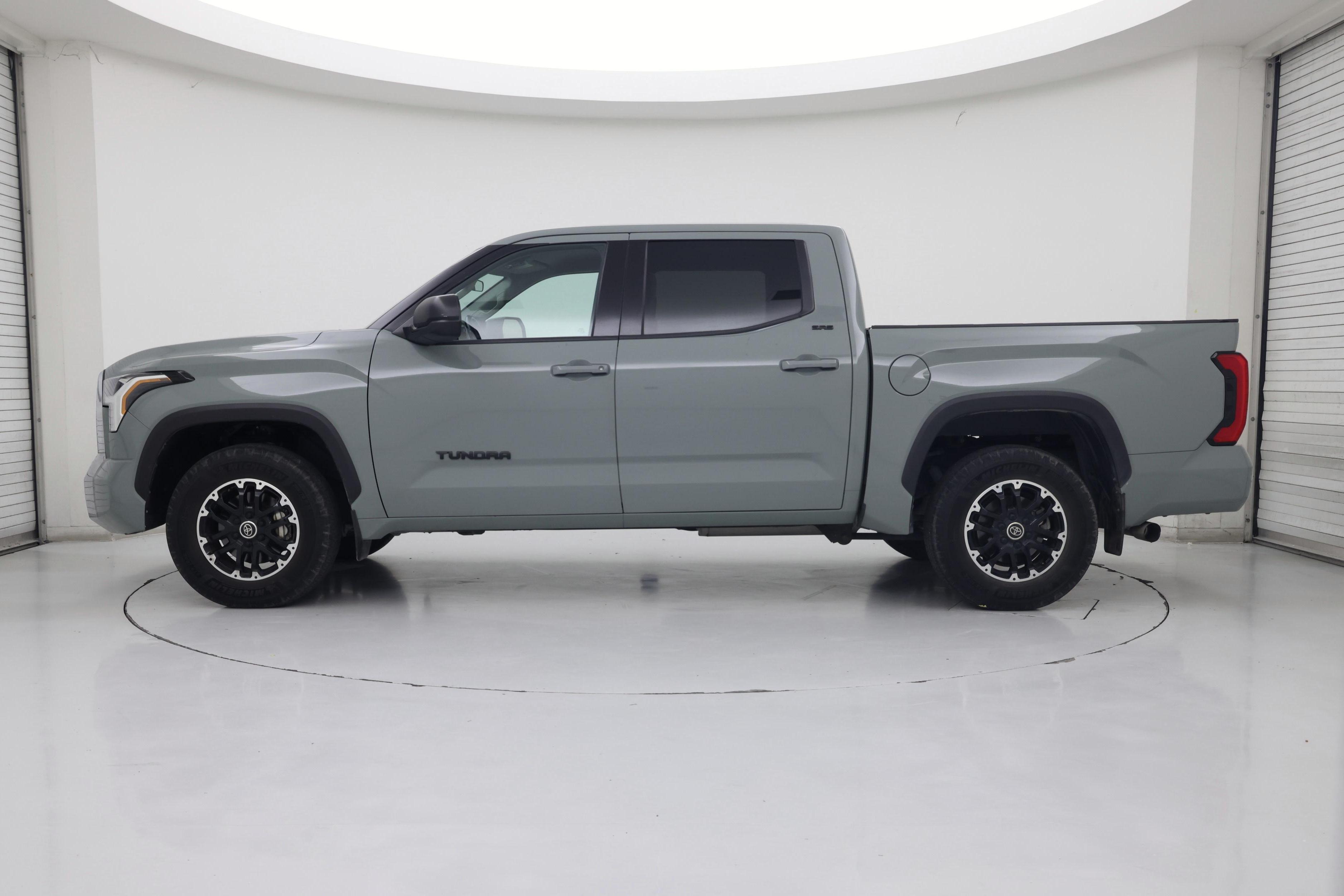 Thumbnail: 2022 Toyota Tundra - 3