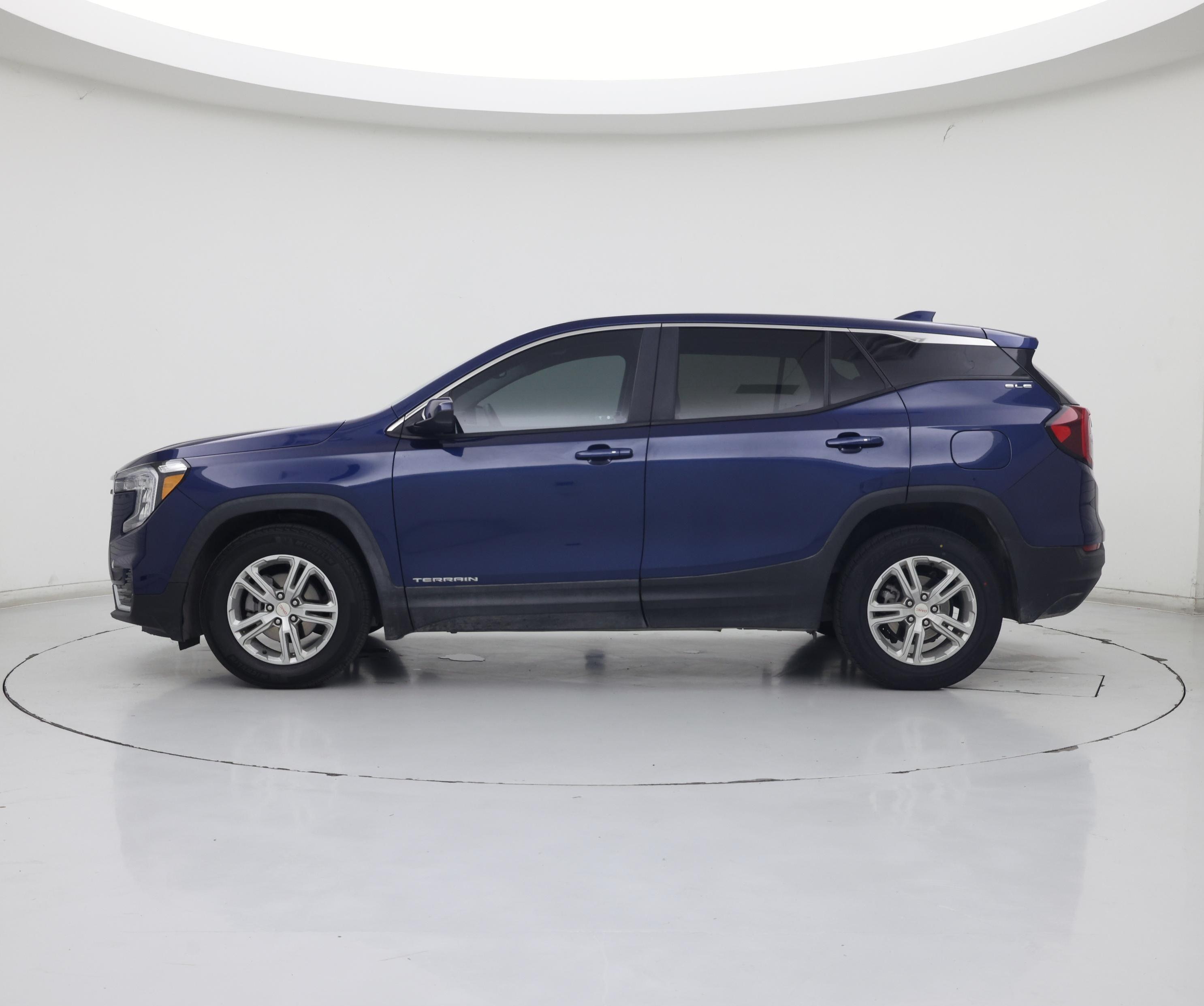 Thumbnail: 2023 GMC Terrain - 3