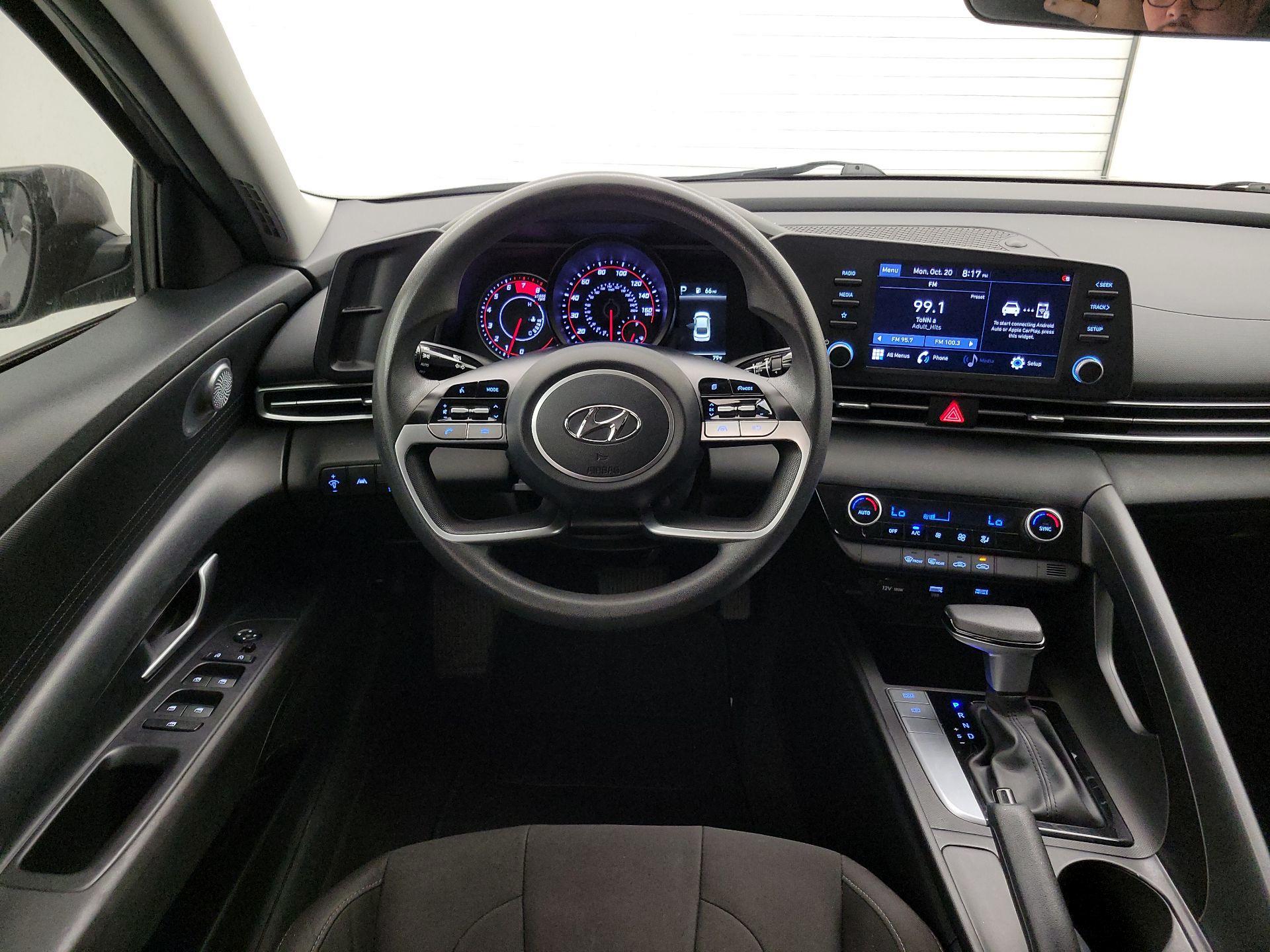 Thumbnail: 2022 Hyundai Elantra - 10