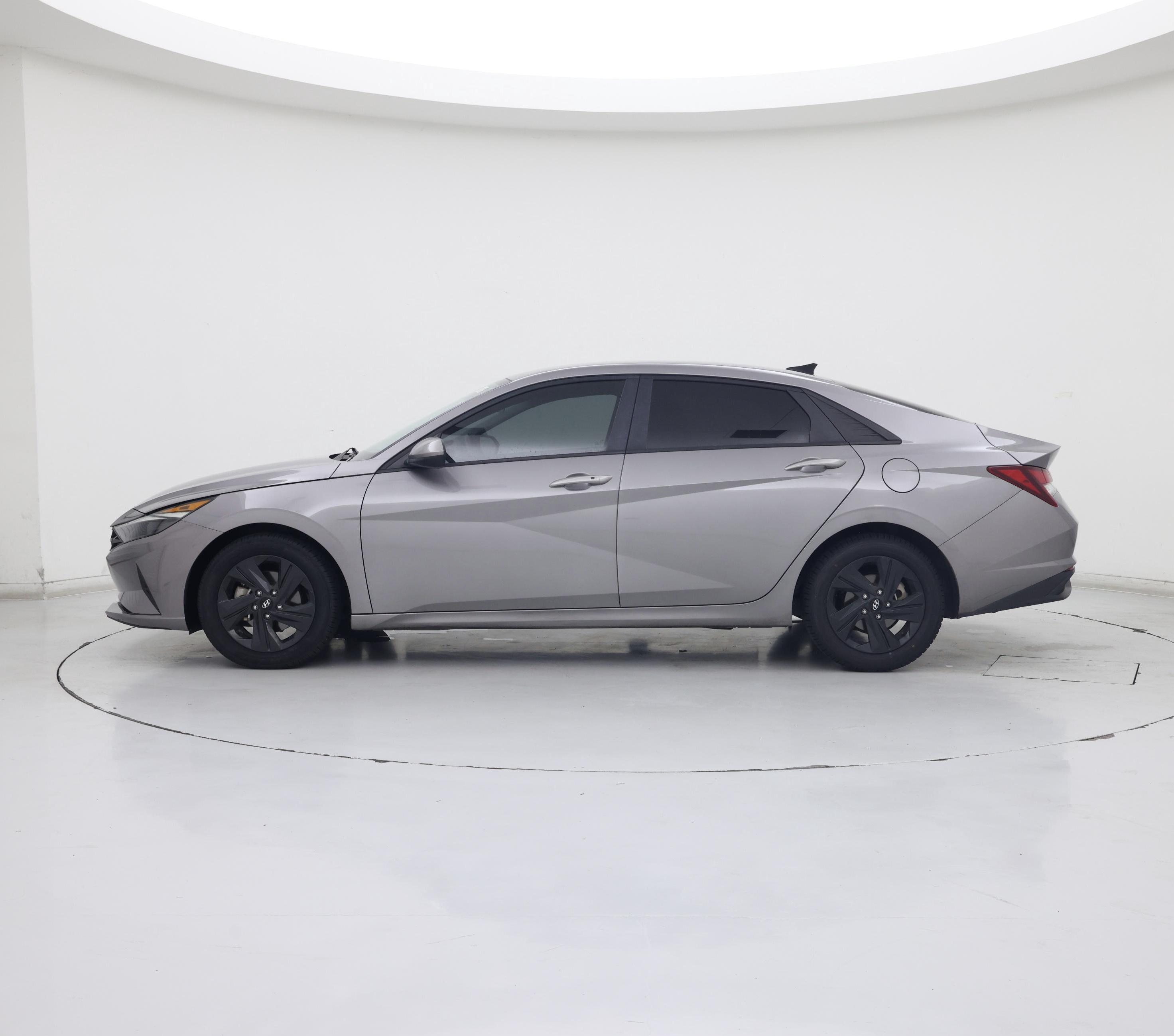 Thumbnail: 2022 Hyundai Elantra - 3