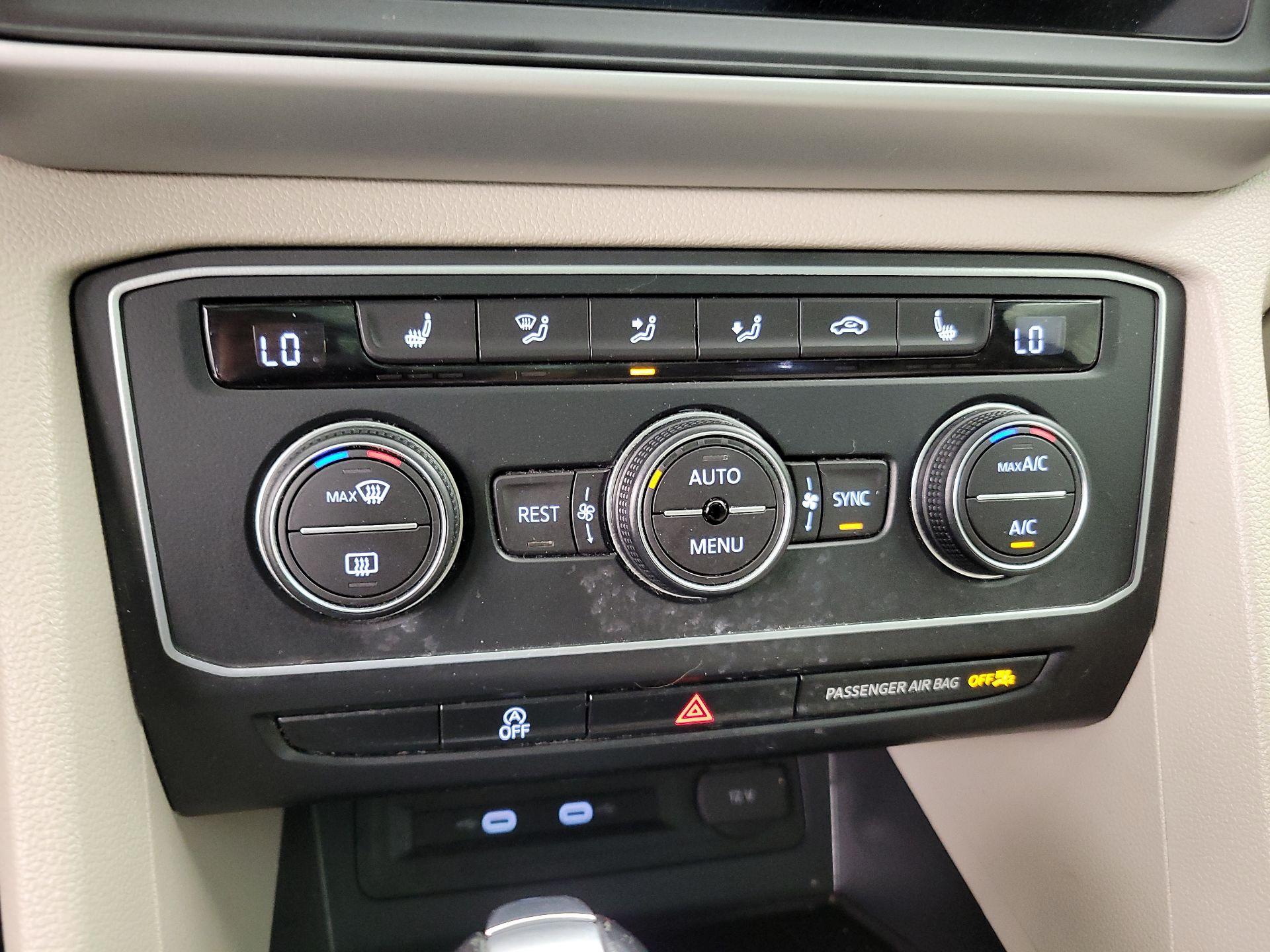 Thumbnail: 2021 Volkswagen Atlas - 16