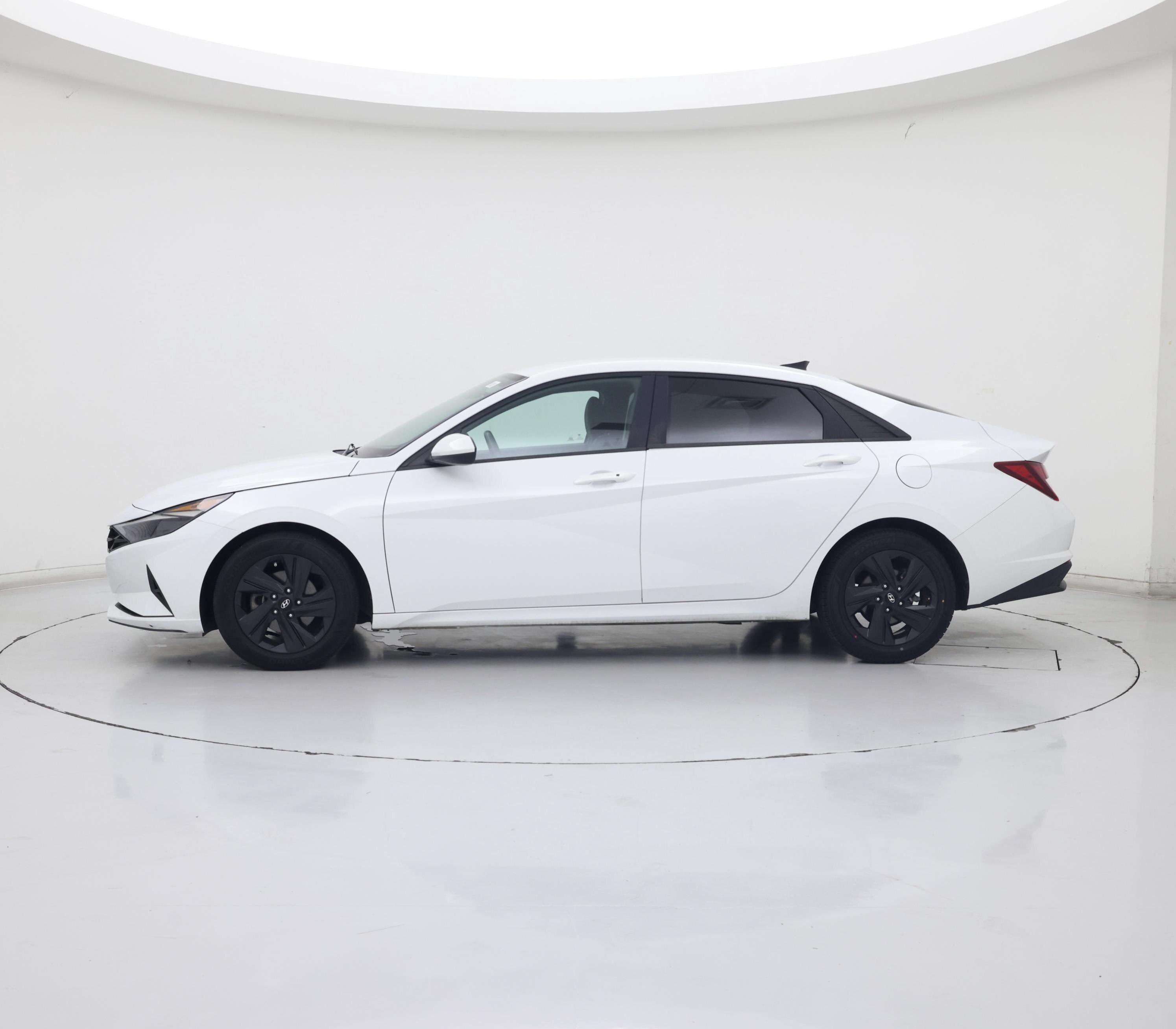 Thumbnail: 2021 Hyundai Elantra - 3