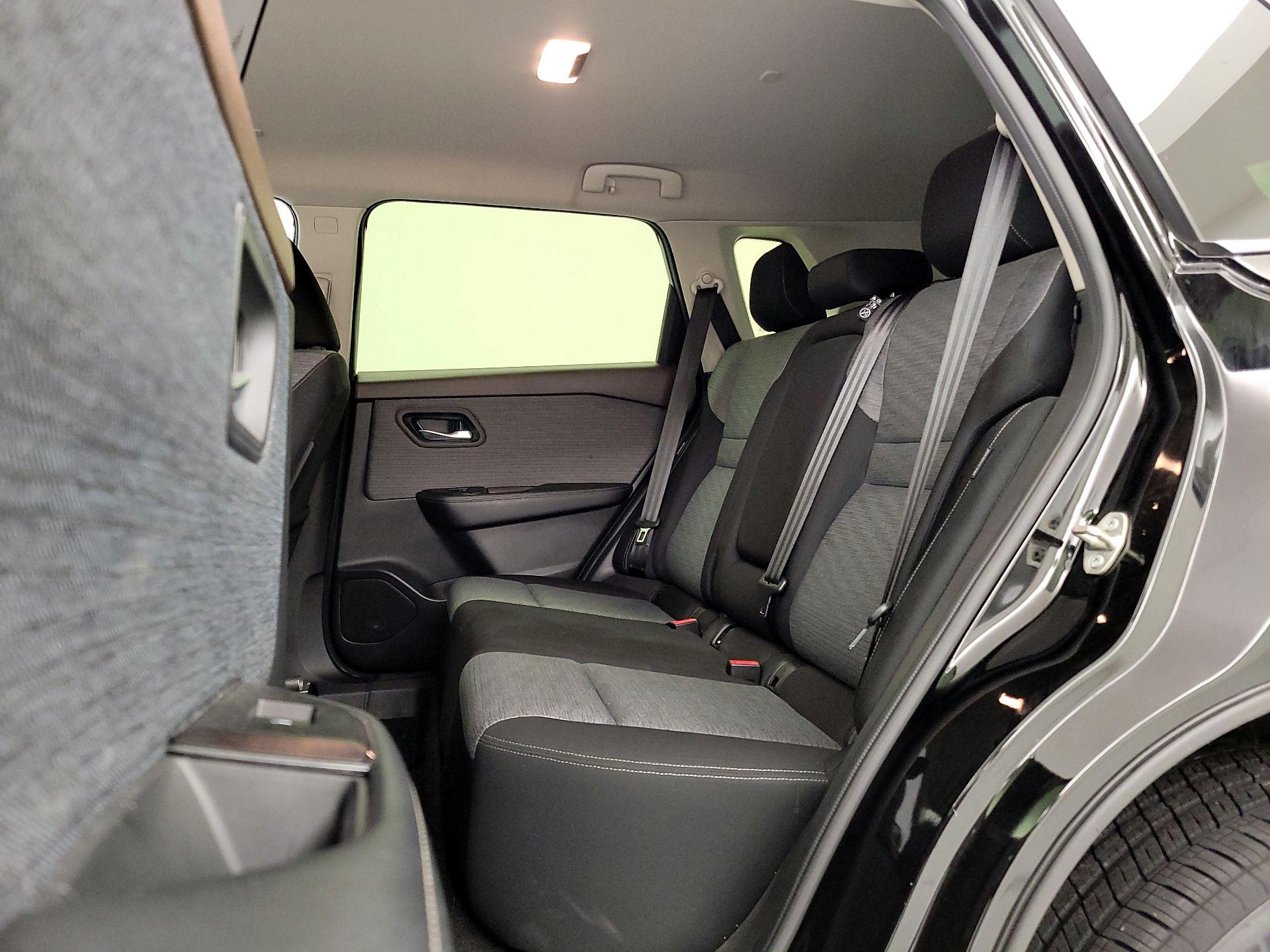 Thumbnail: 2023 Nissan Rogue - 19