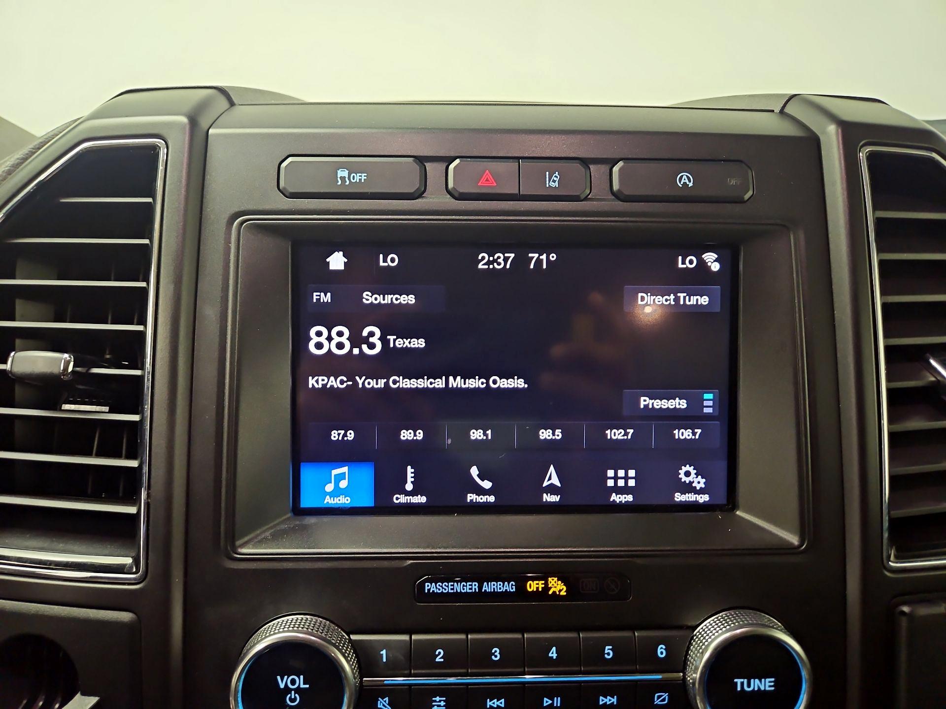 Thumbnail: 2019 Ford Expedition - 16